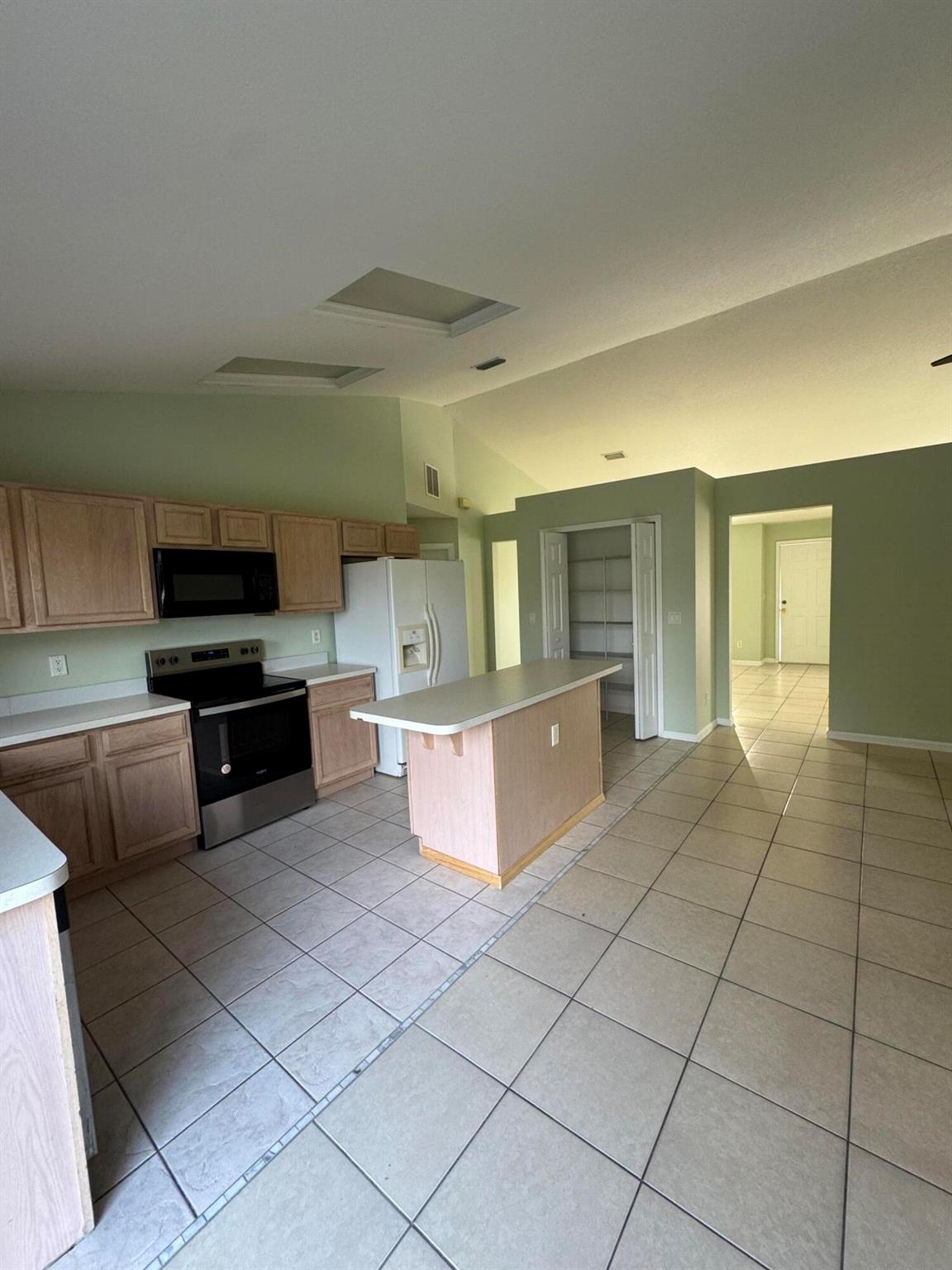 PORT ST LUCIE SECTION 21 - Residential Lease