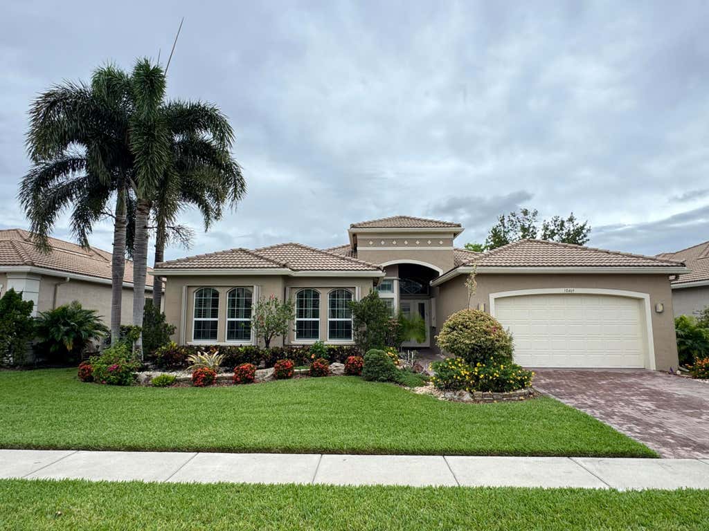 Photo of 10469 Whitewind Circle, Boynton Beach, FL 33473 (MLS # R11096280)
