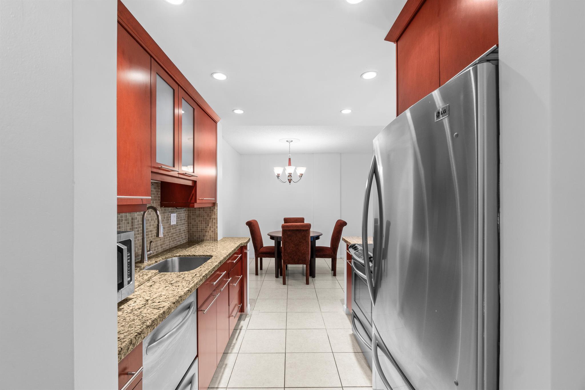 250 NE 20th Street 1220