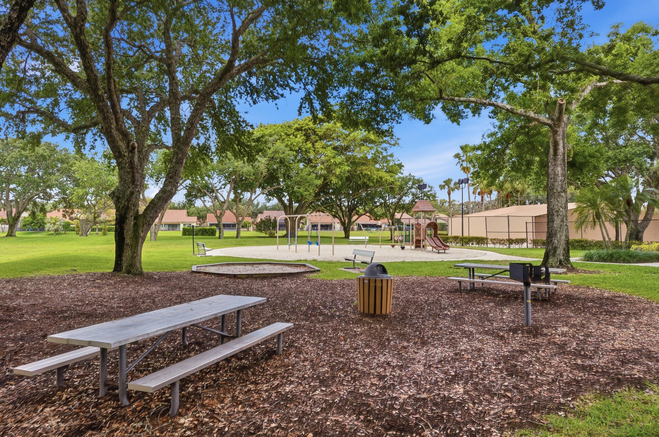 SARATOGA POINTE - Residential