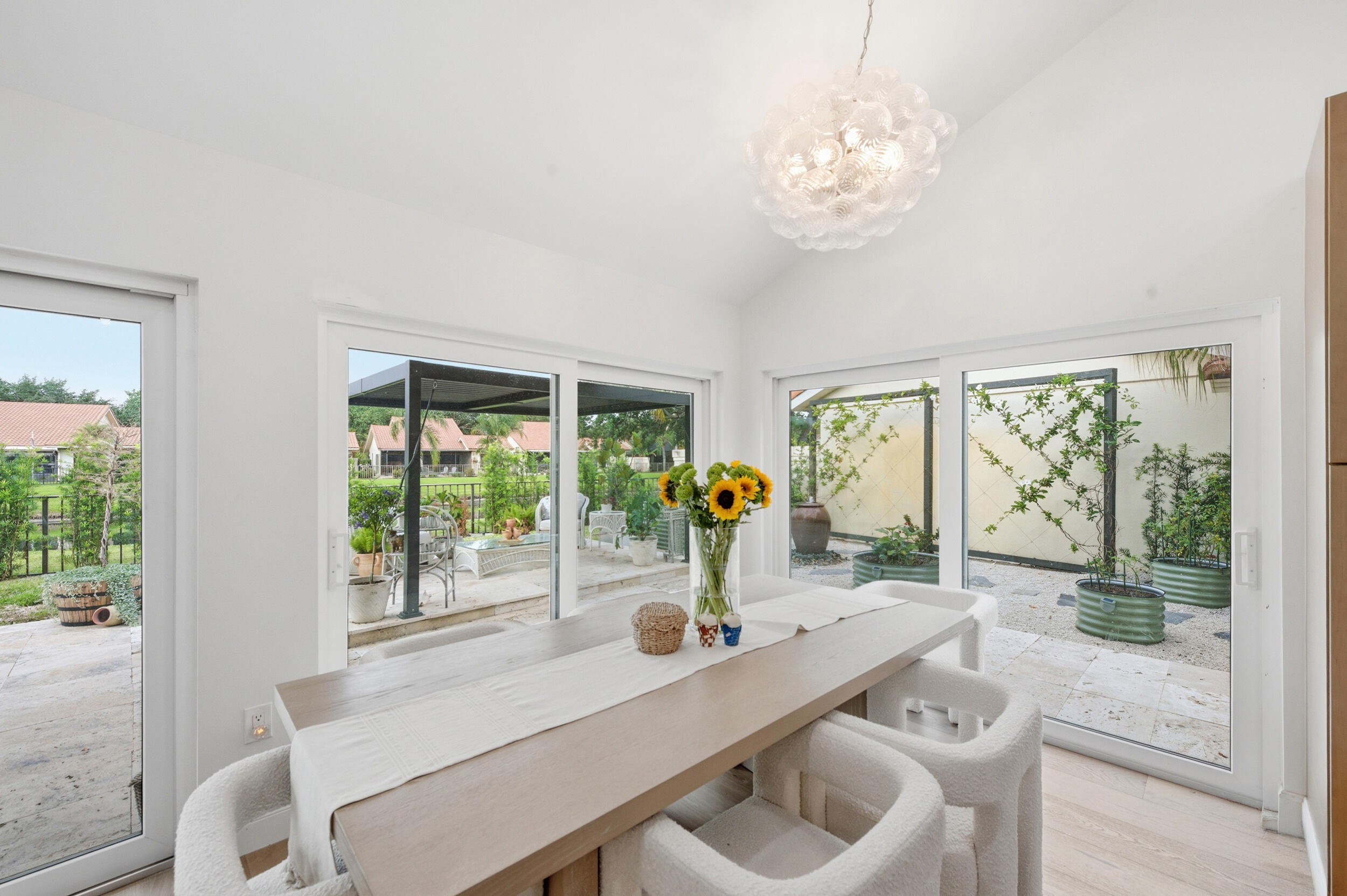 SARATOGA POINTE - Residential