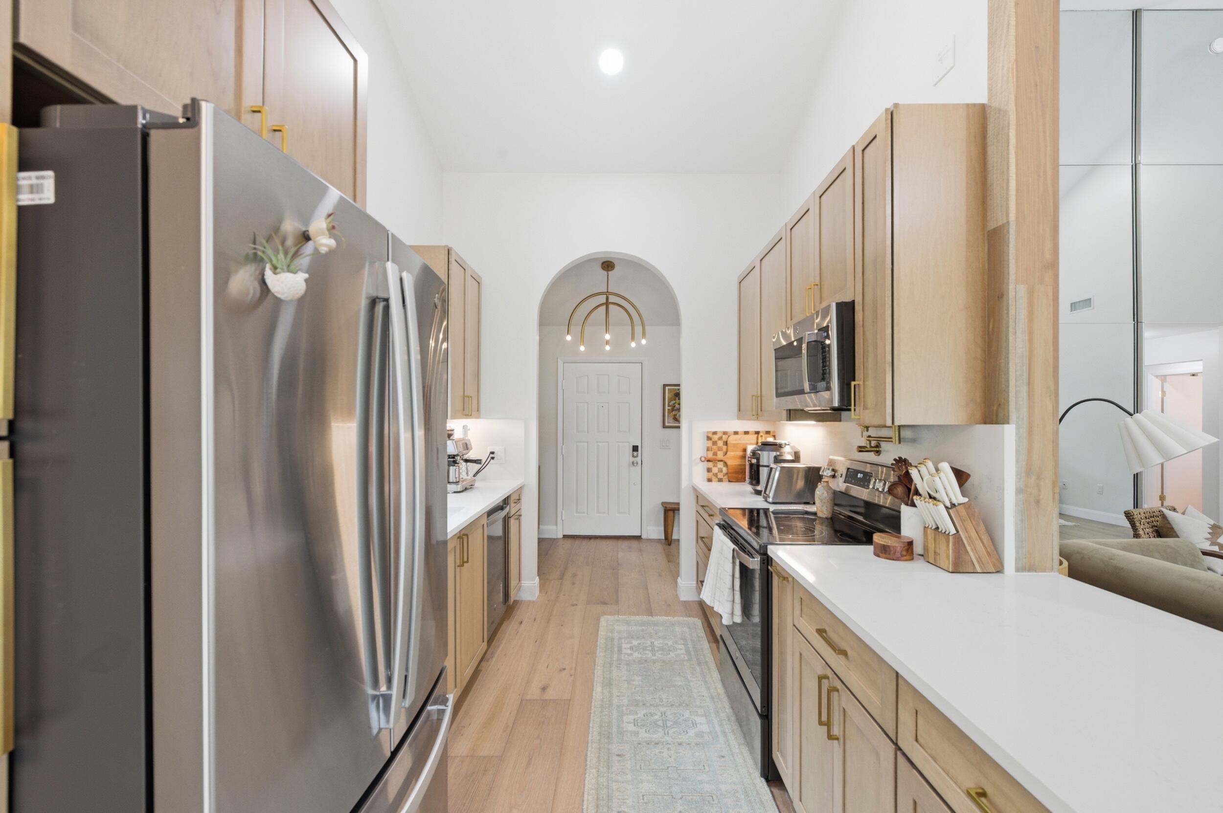 SARATOGA POINTE - Residential