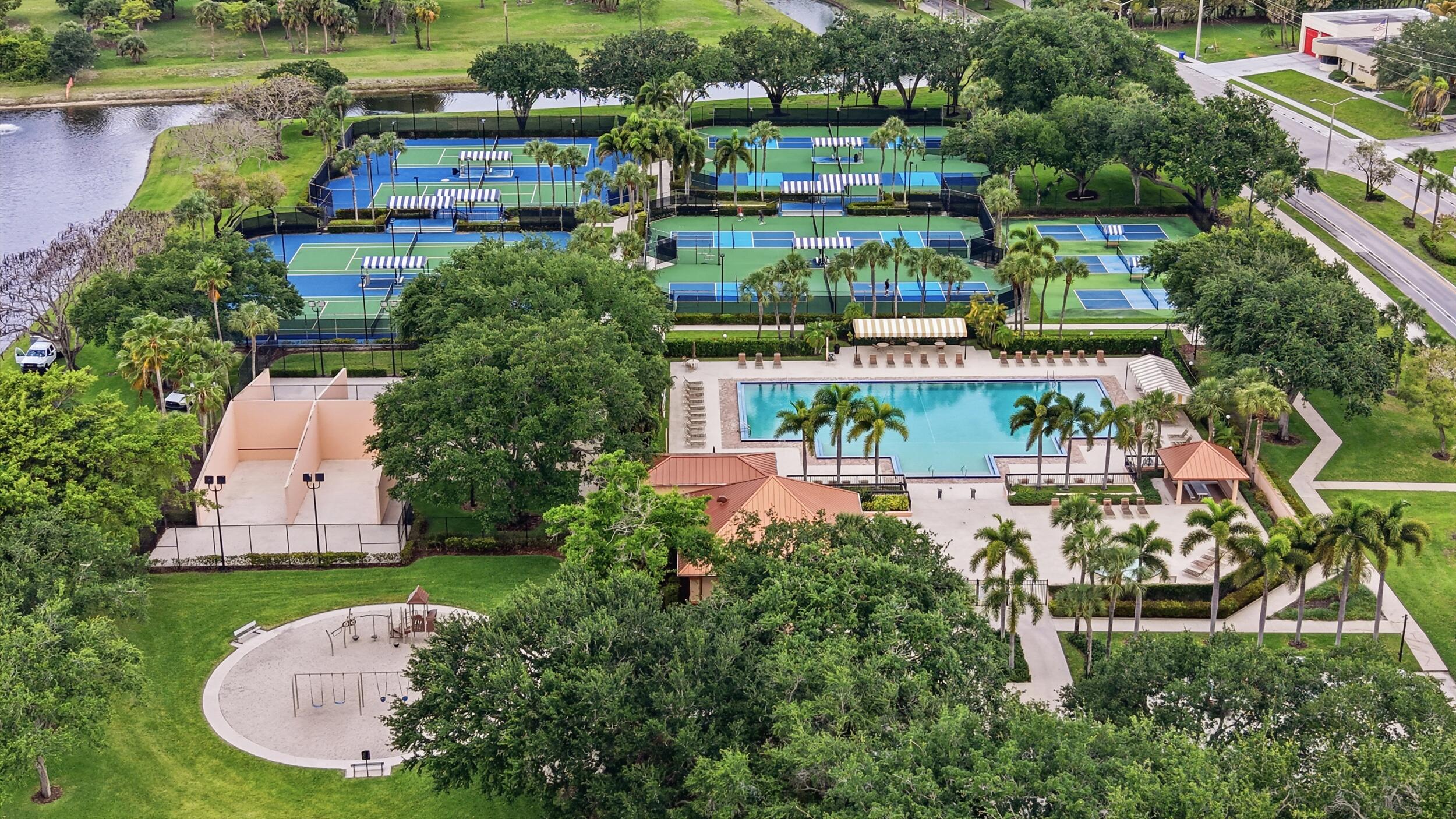 SARATOGA POINTE - Residential