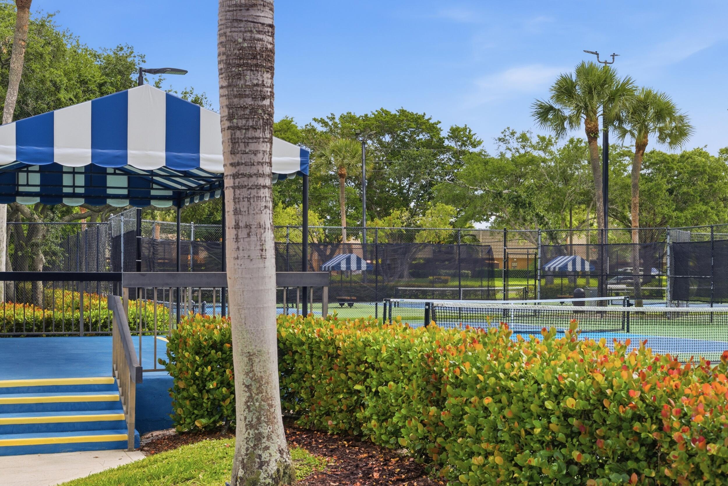 SARATOGA POINTE - Residential