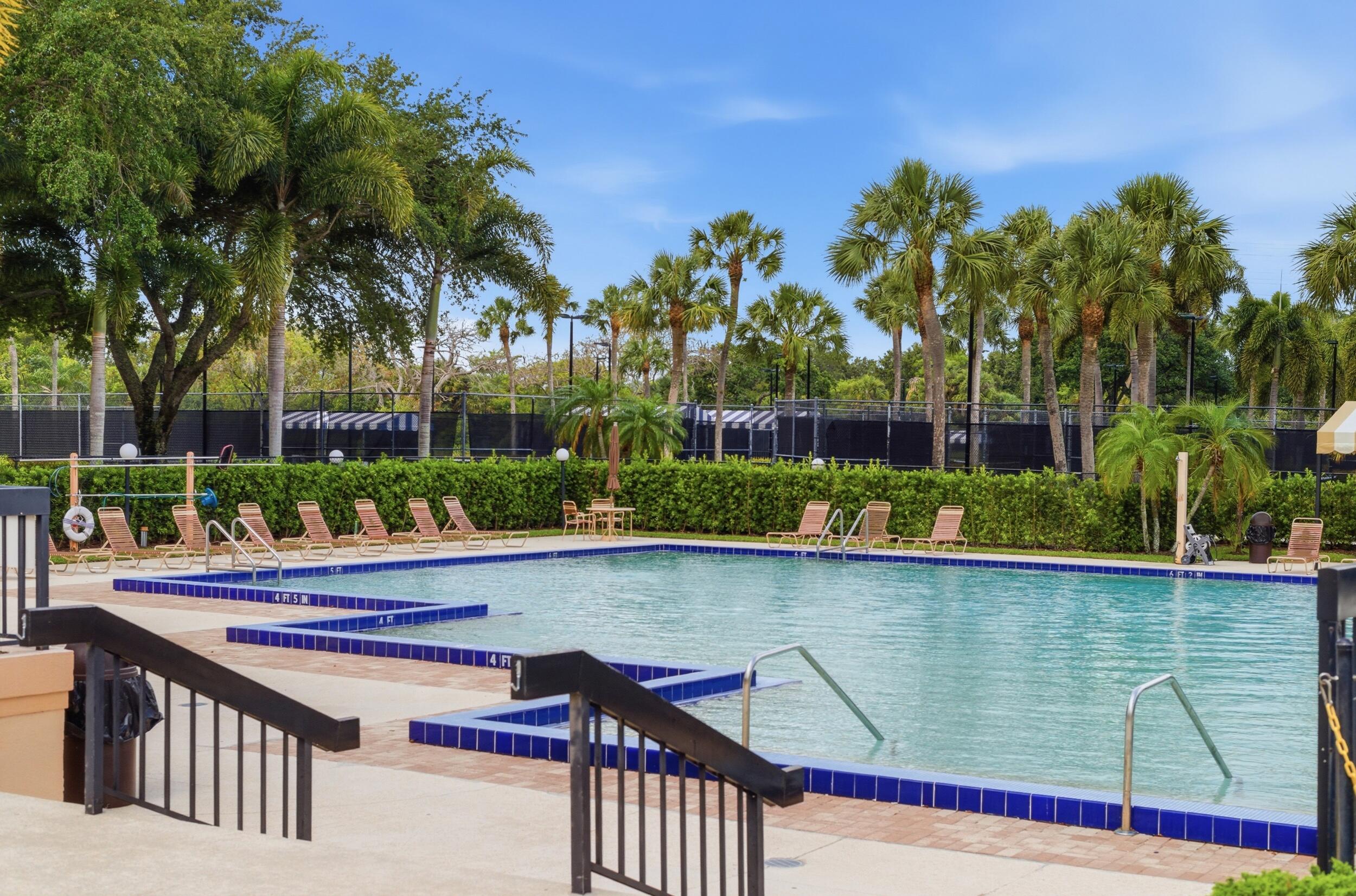 SARATOGA POINTE - Residential