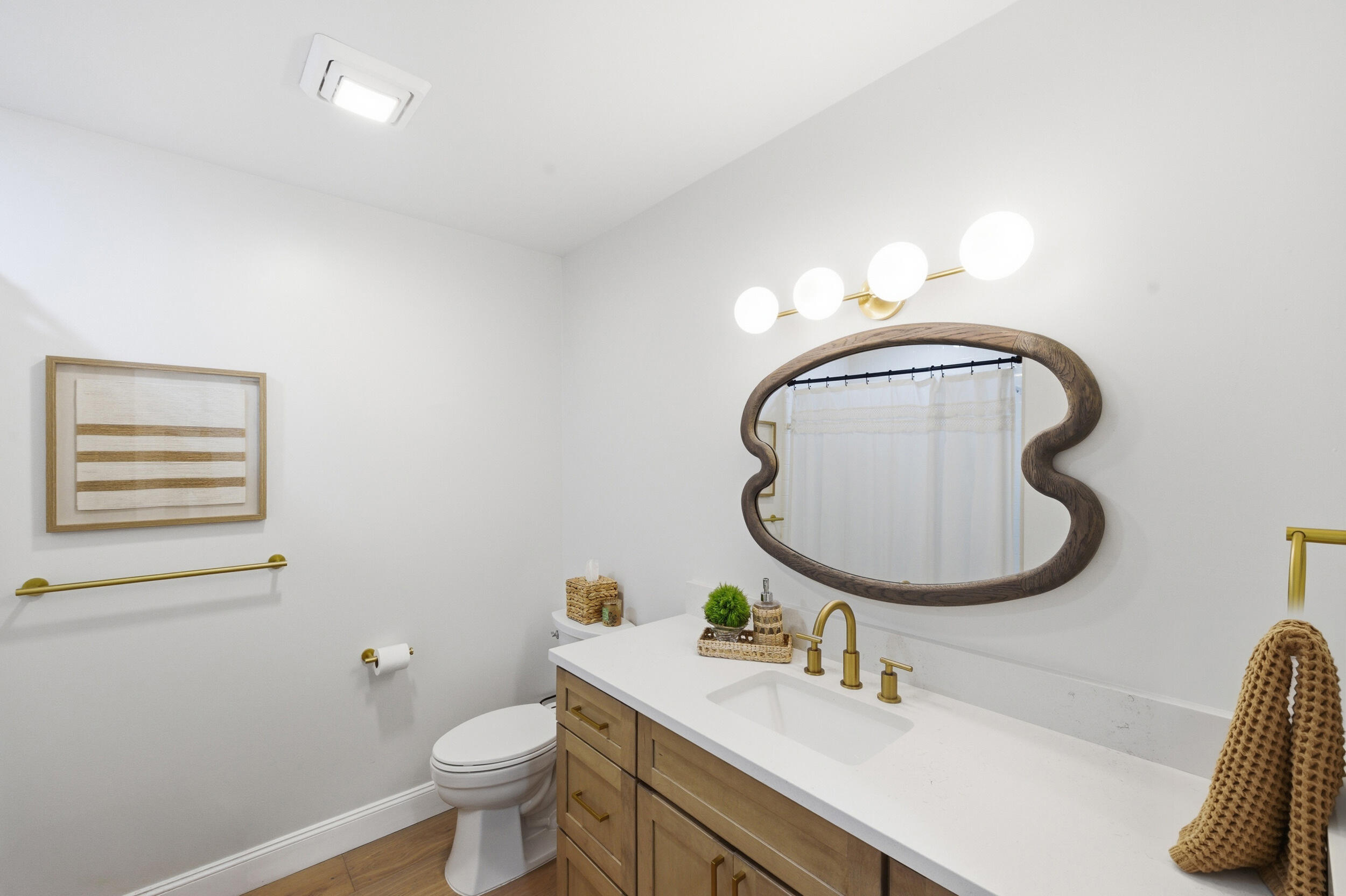 SARATOGA POINTE - Residential