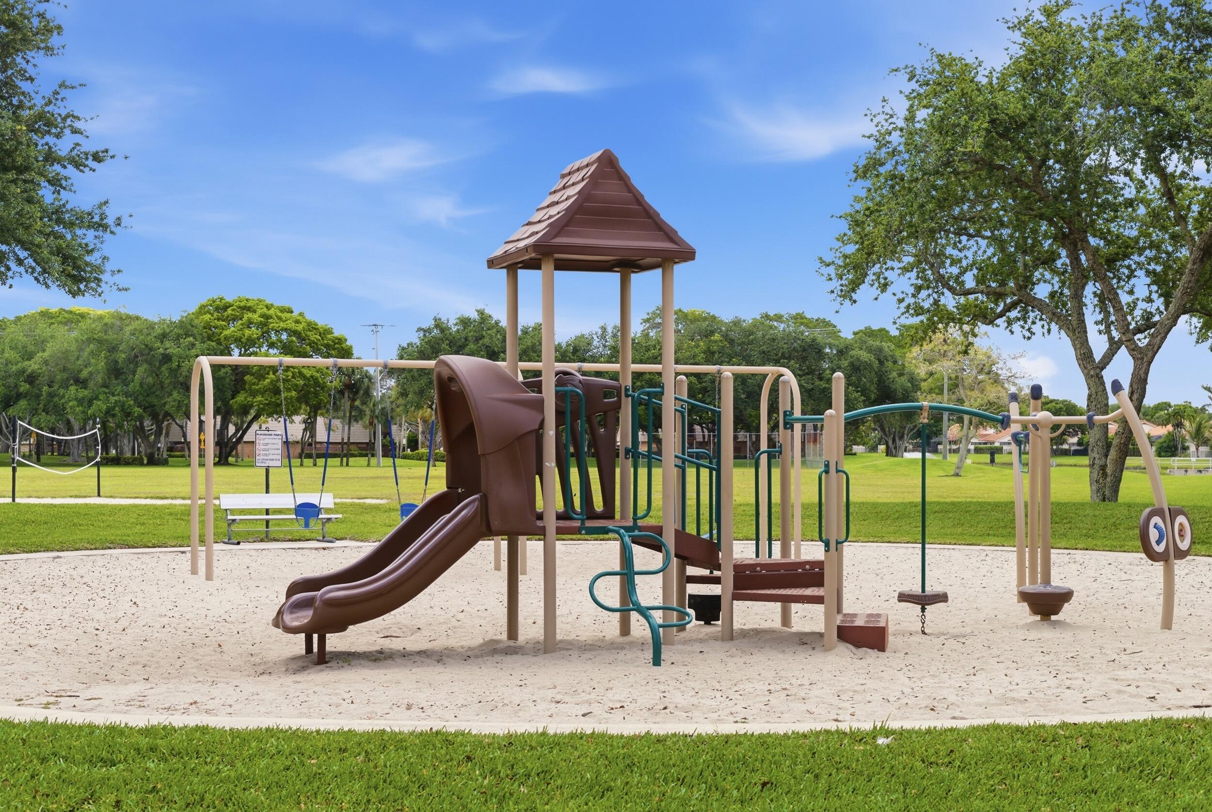 SARATOGA POINTE - Residential