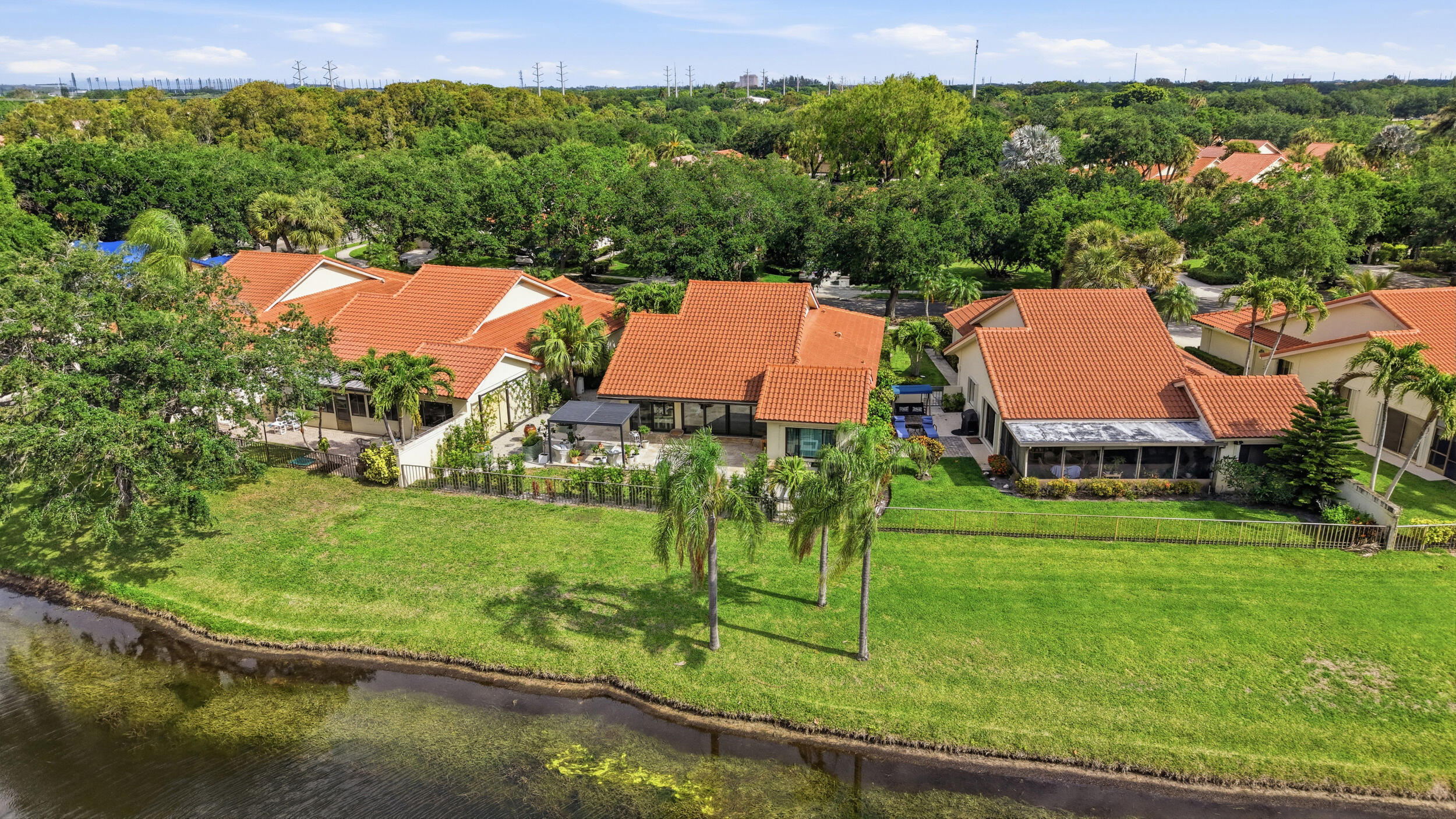 SARATOGA POINTE - Residential