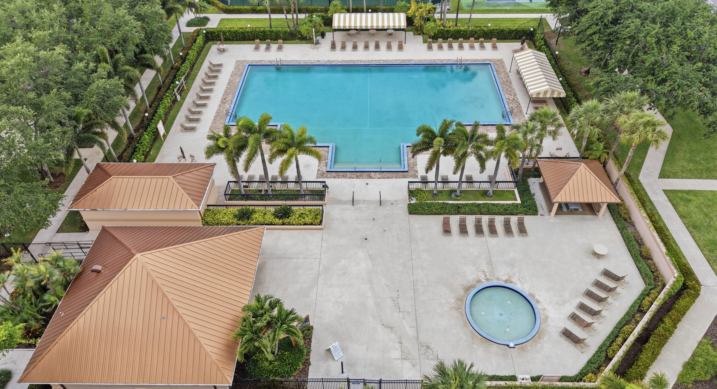 SARATOGA POINTE - Residential