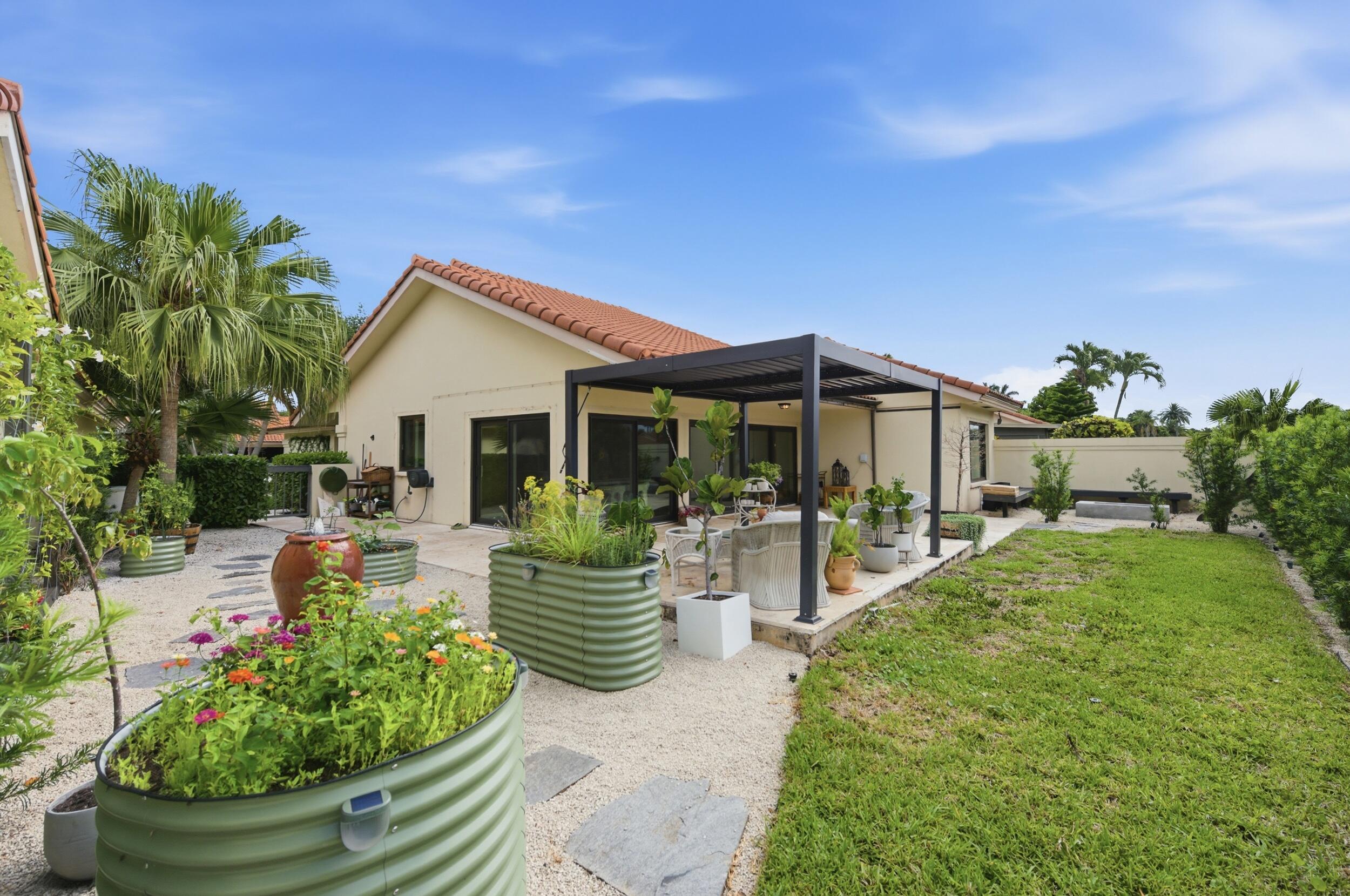 SARATOGA POINTE - Residential