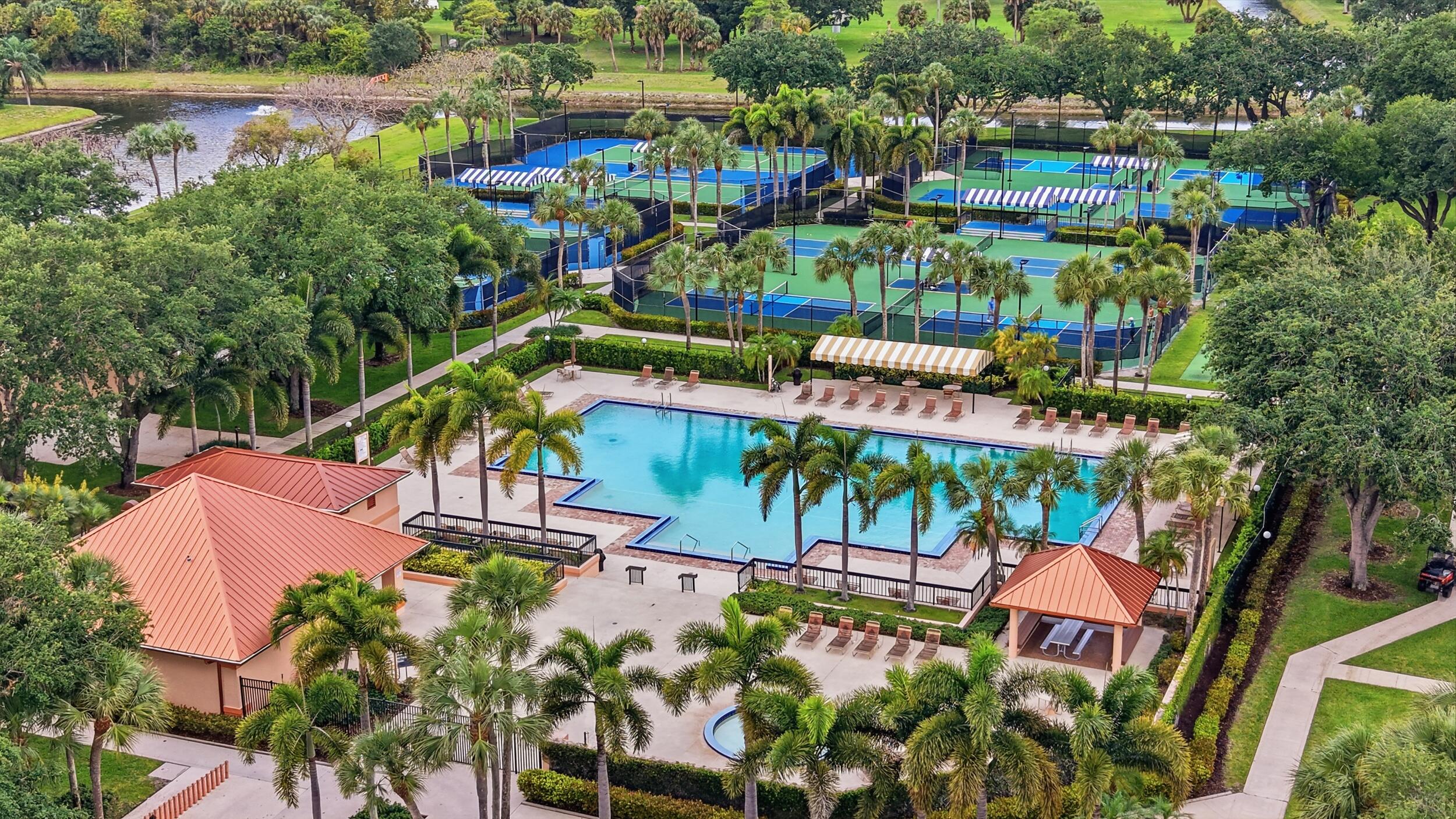 SARATOGA POINTE - Residential