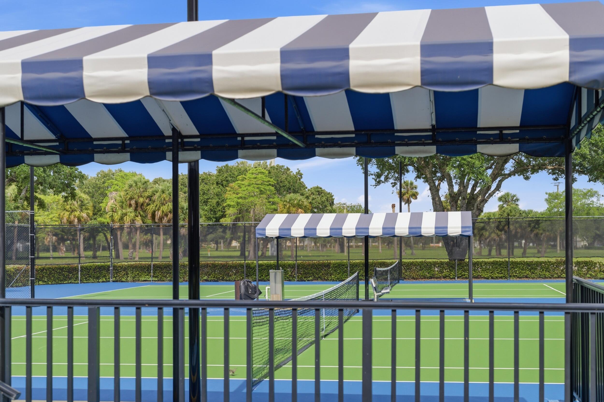 SARATOGA POINTE - Residential