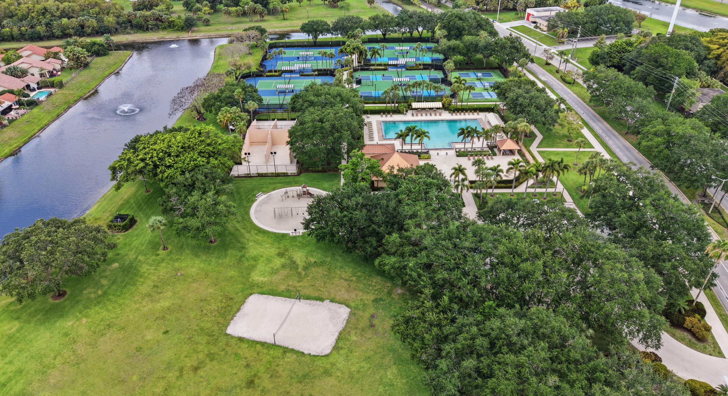 SARATOGA POINTE - Residential