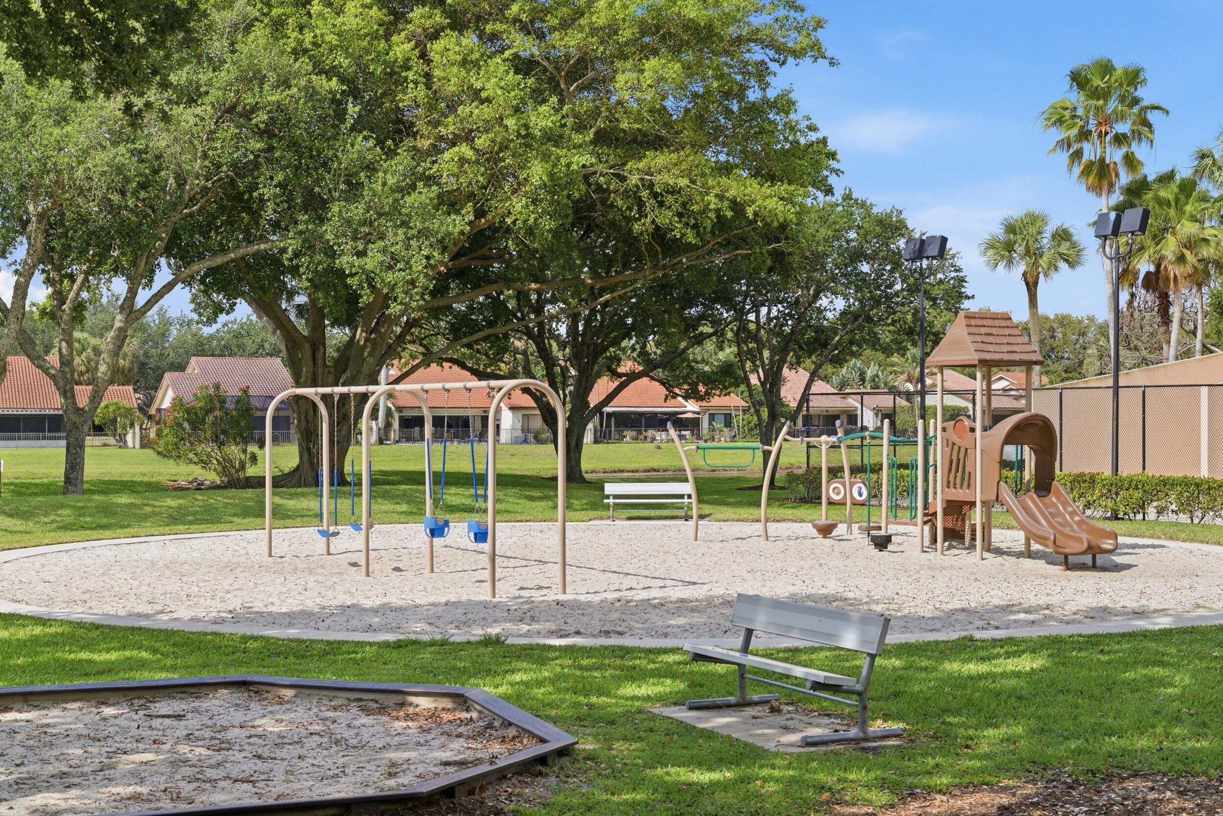 SARATOGA POINTE - Residential