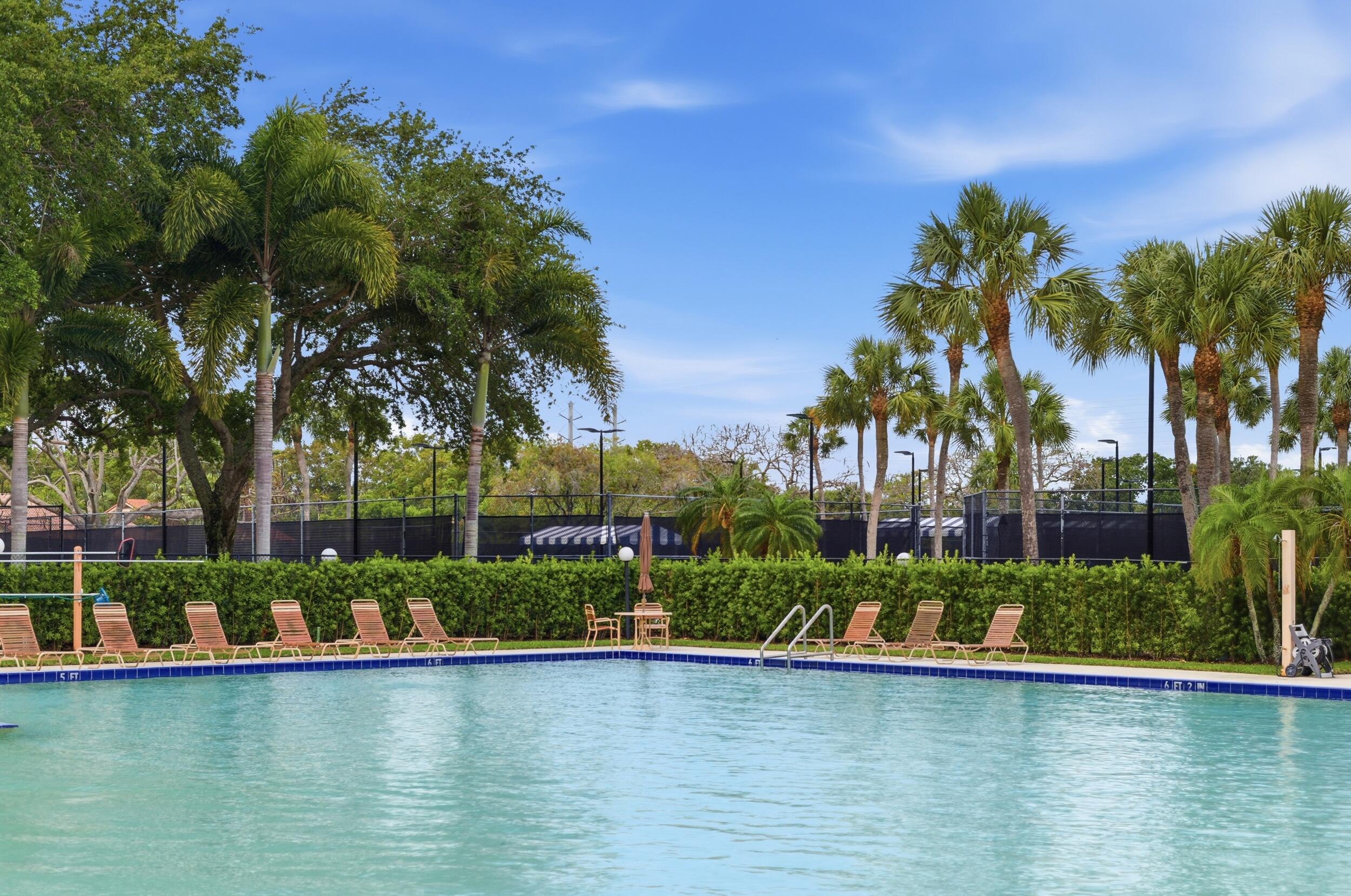 SARATOGA POINTE - Residential