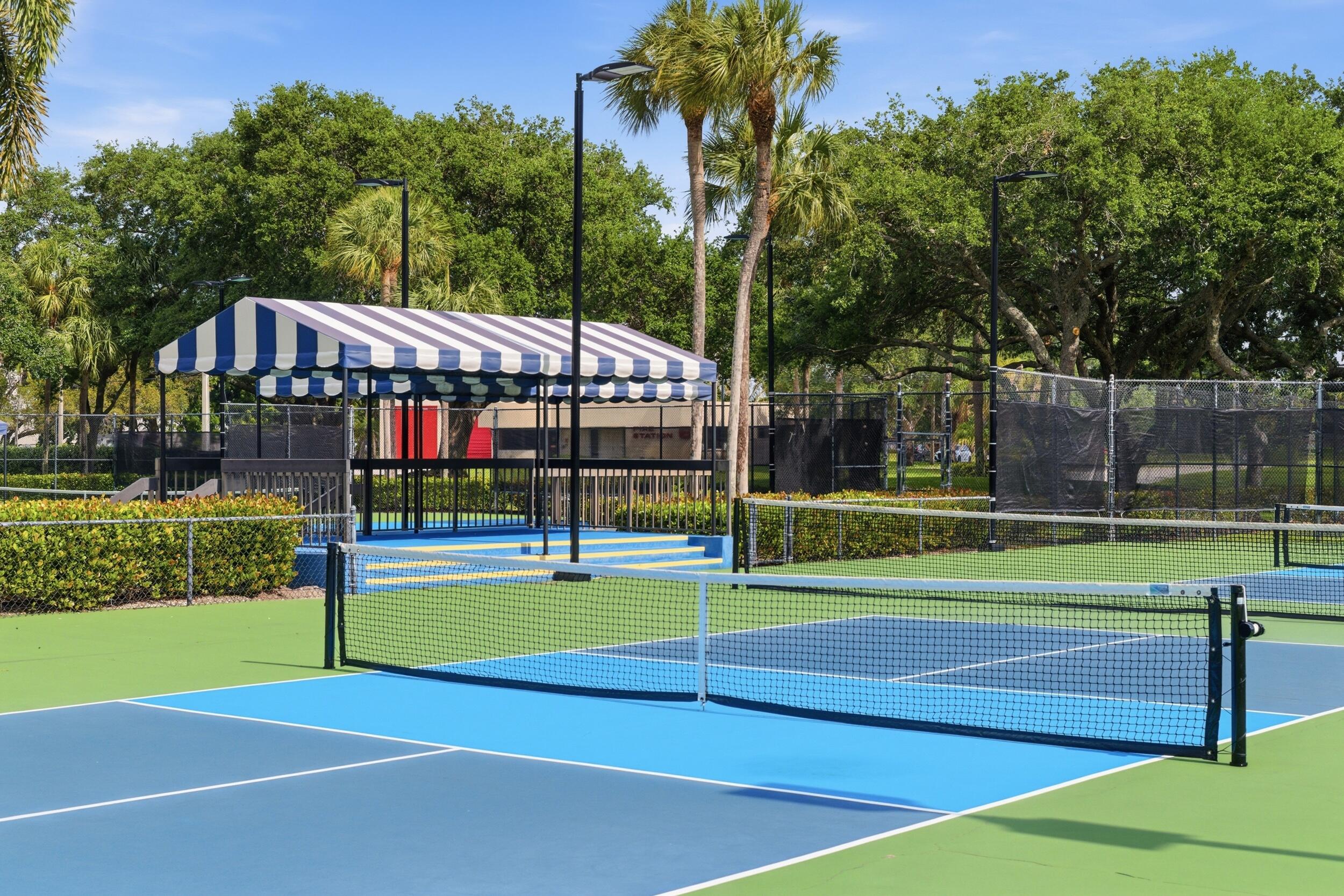 SARATOGA POINTE - Residential