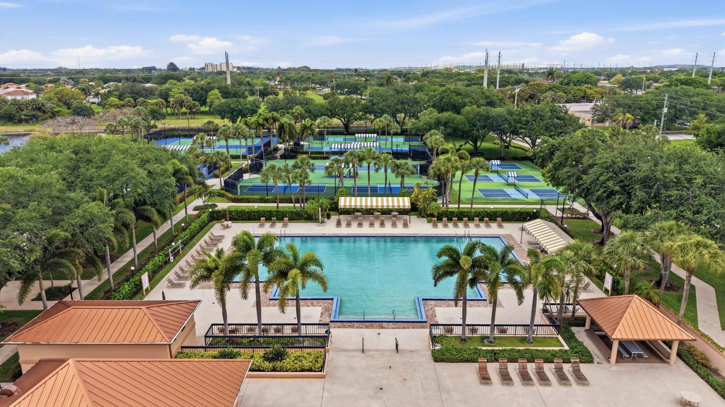 SARATOGA POINTE - Residential