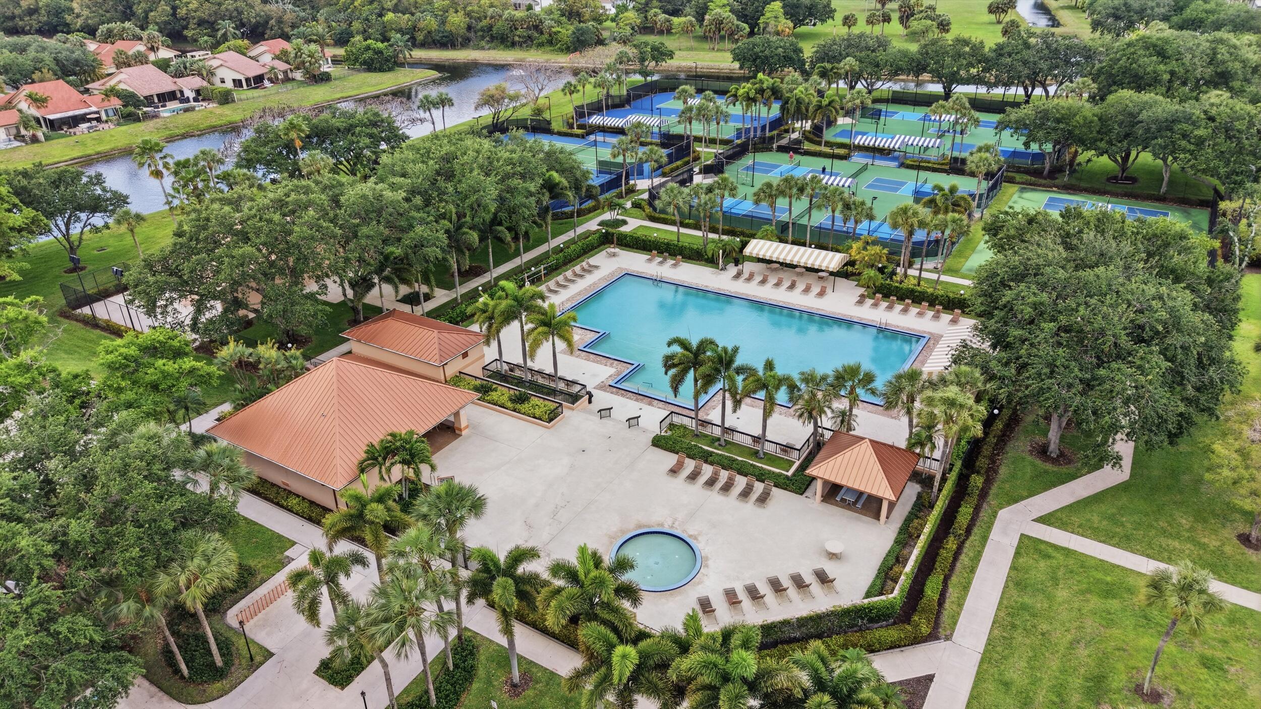 SARATOGA POINTE - Residential