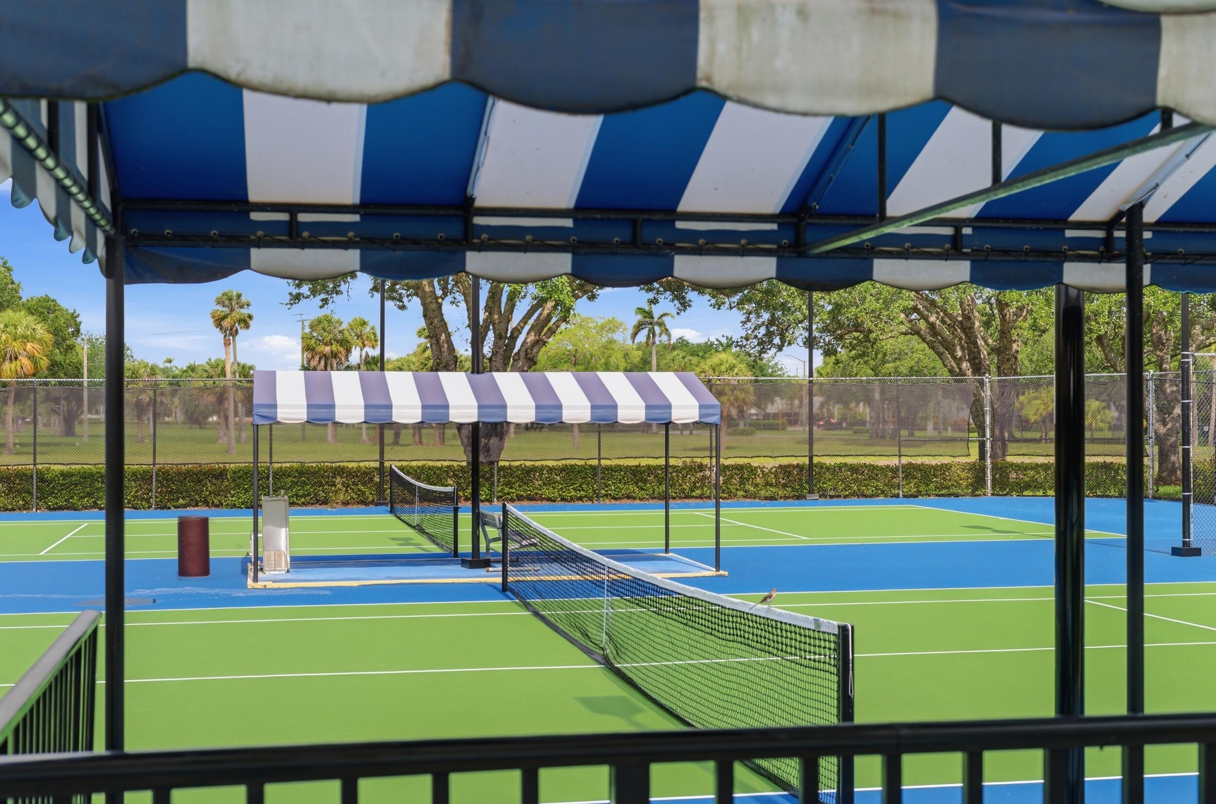 SARATOGA POINTE - Residential