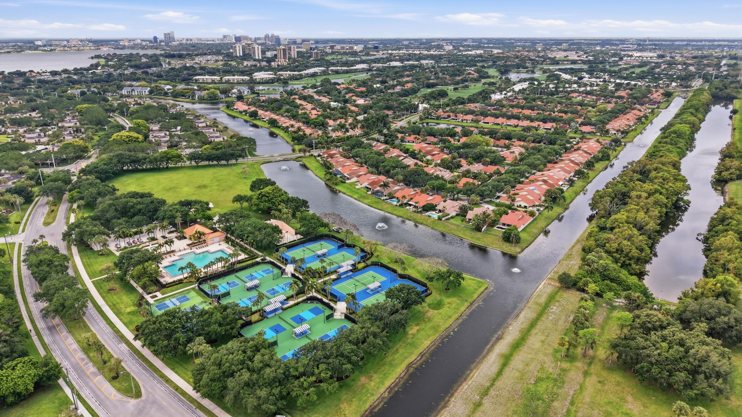 SARATOGA POINTE - Residential