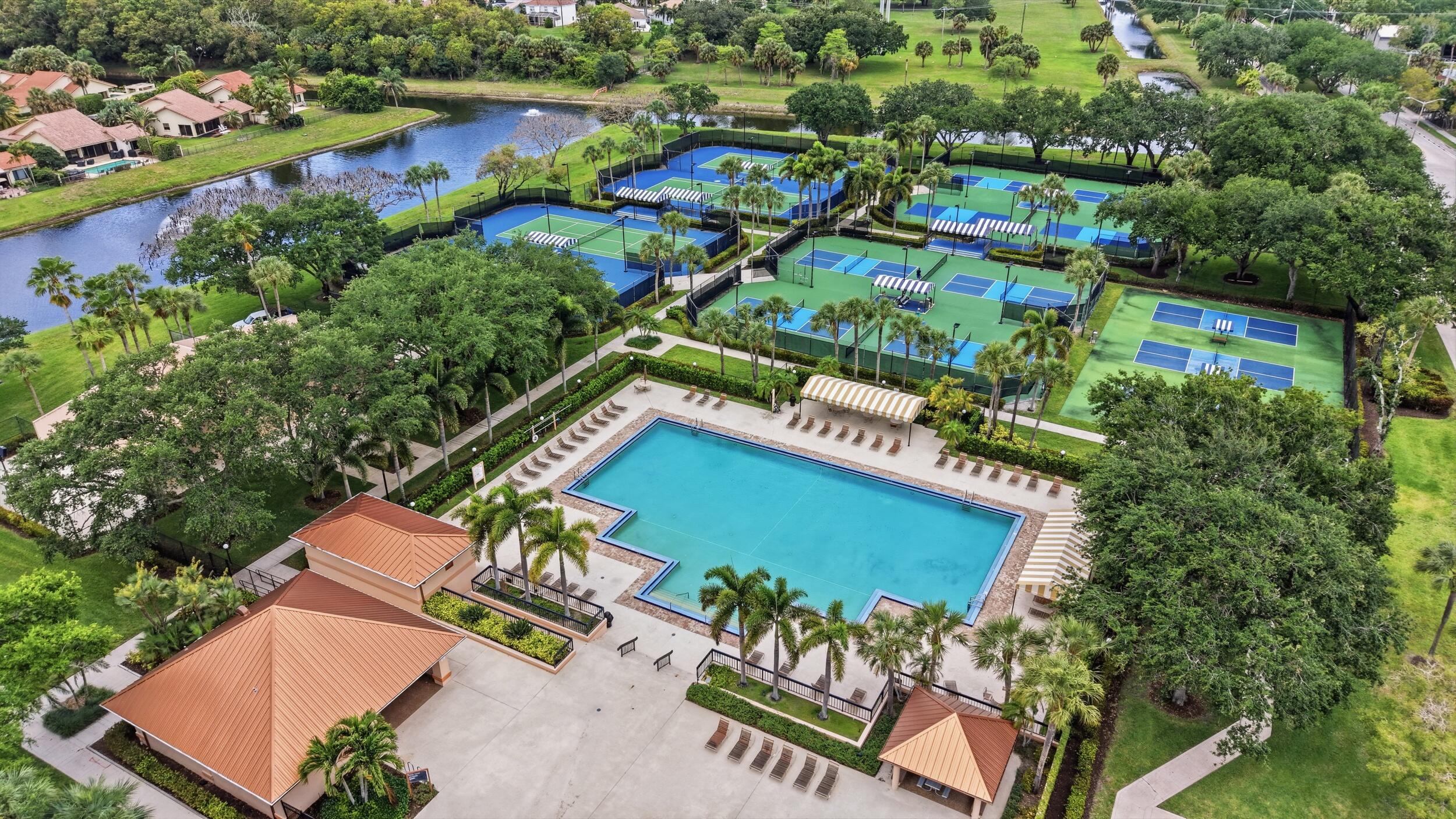 SARATOGA POINTE - Residential