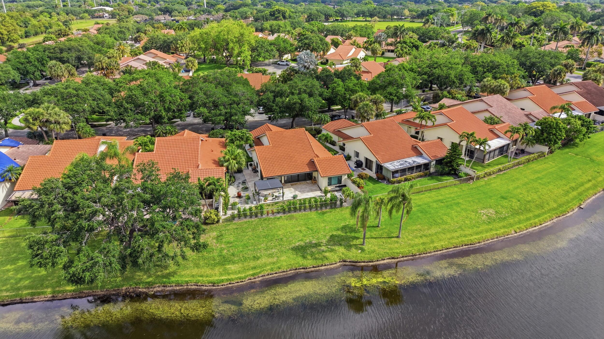 SARATOGA POINTE - Residential