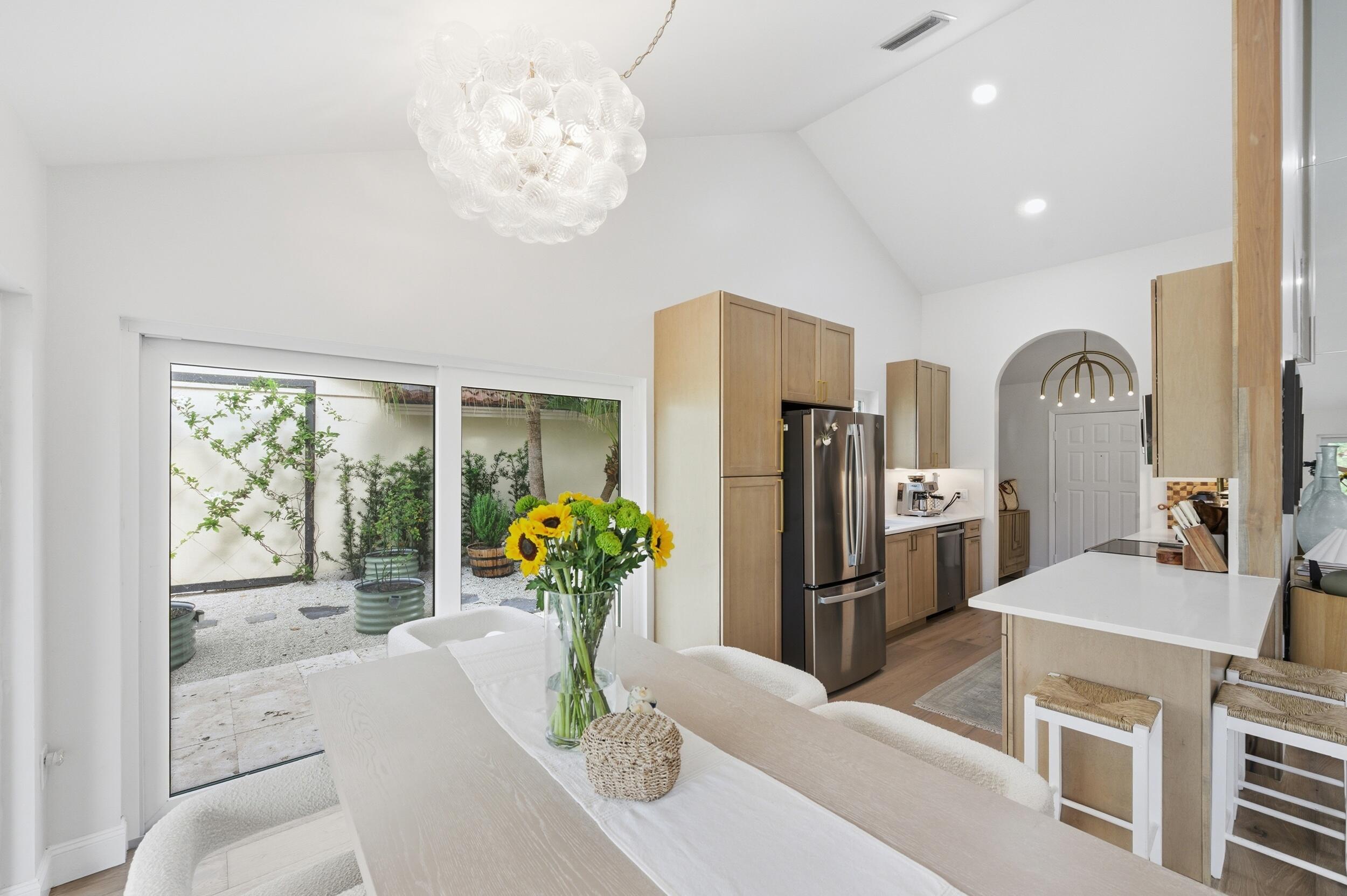 SARATOGA POINTE - Residential