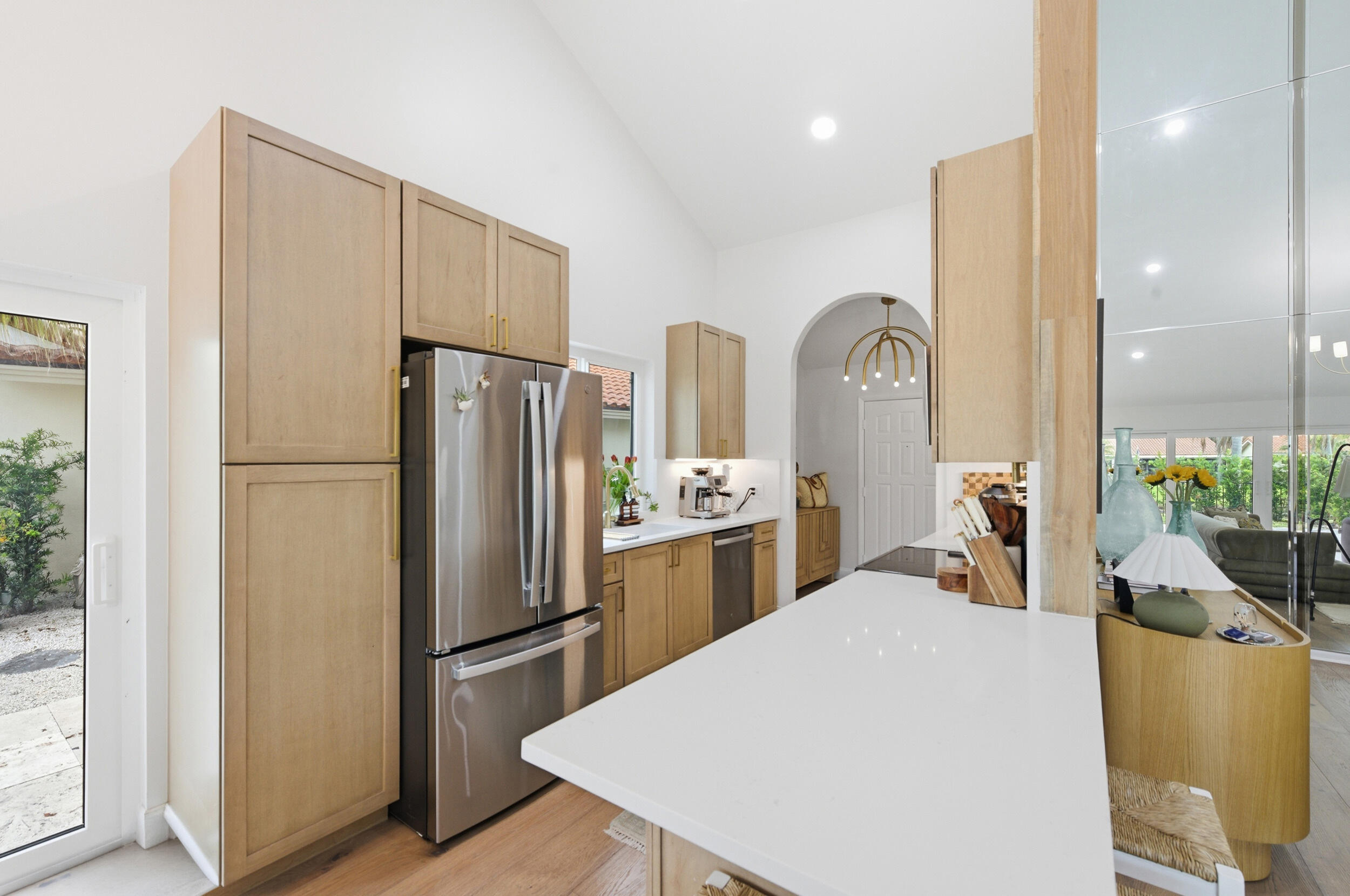 SARATOGA POINTE - Residential