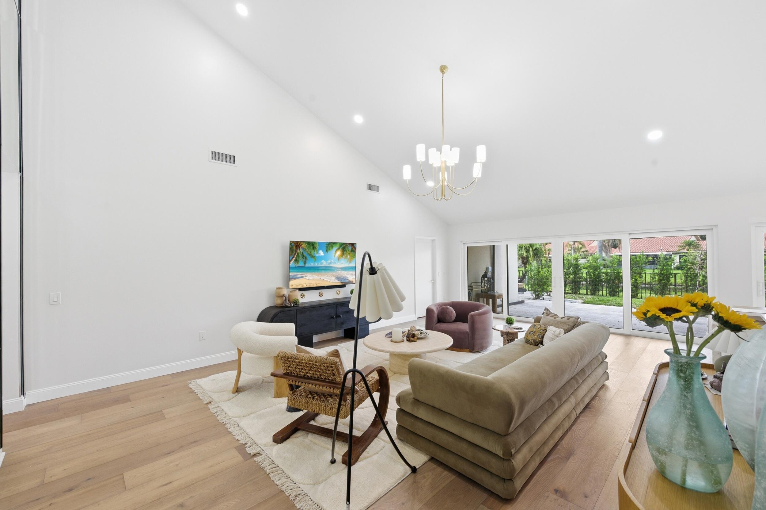 SARATOGA POINTE - Residential