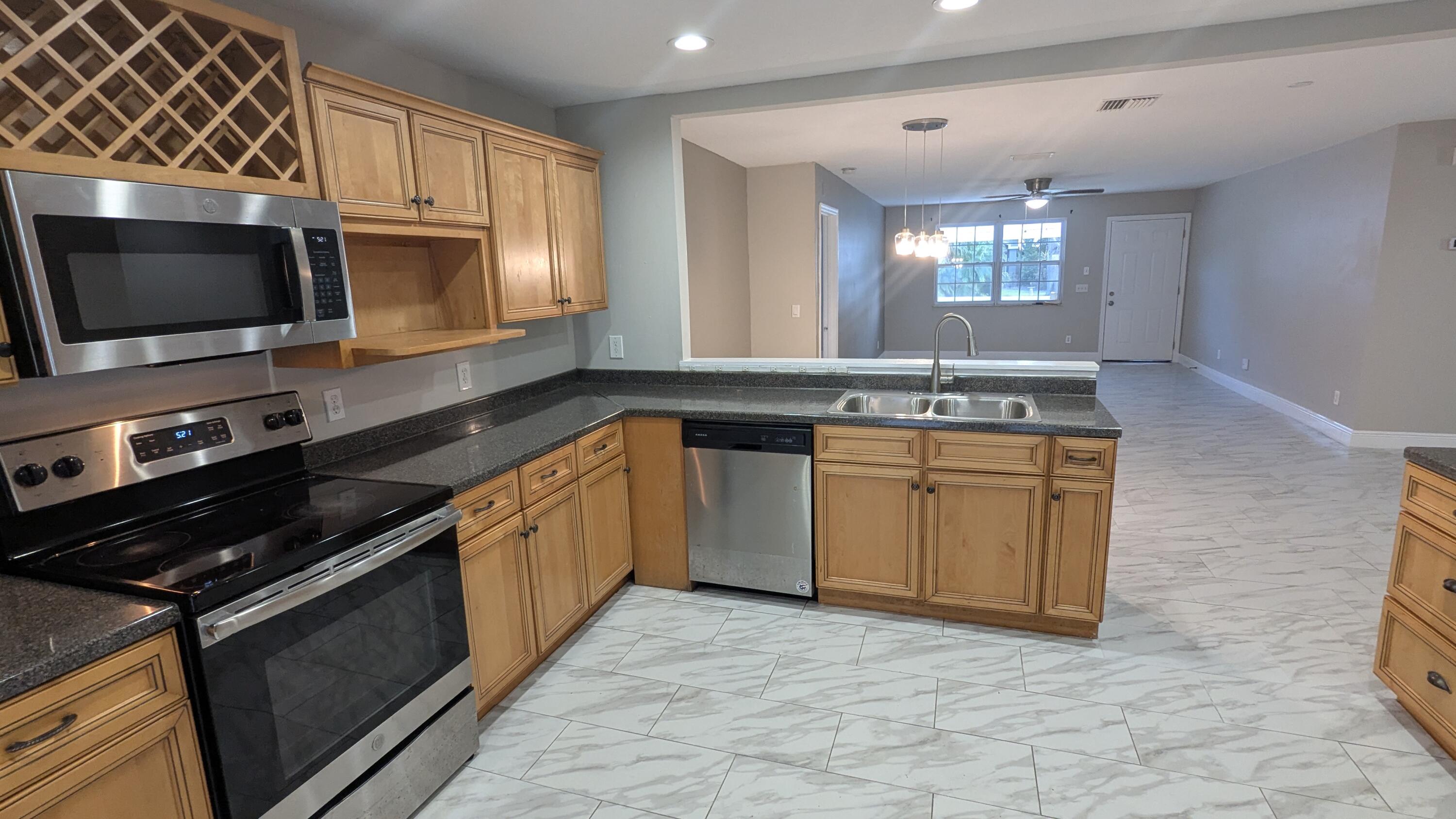 SEBASTIAN HIGHLANDS UNIT 10 - Residential