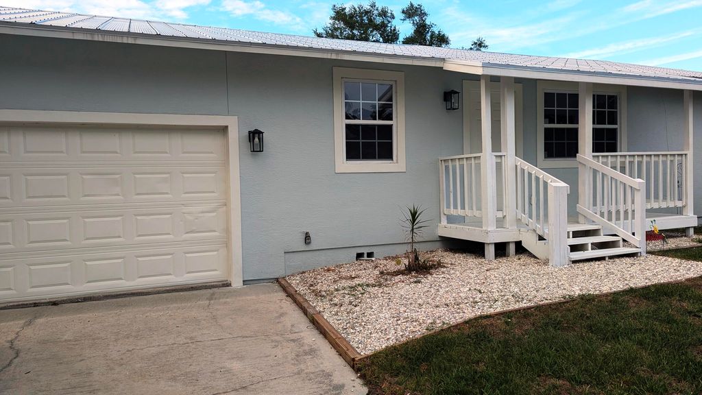 Photo of 795 Rolling Hill Drive, Sebastian, FL 32958 (MLS # B26018575)
