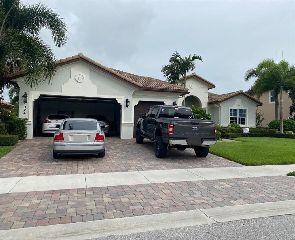 Photo of 124 Steeple Circle Cir, Jupiter, FL 33458 (MLS # R10711395)