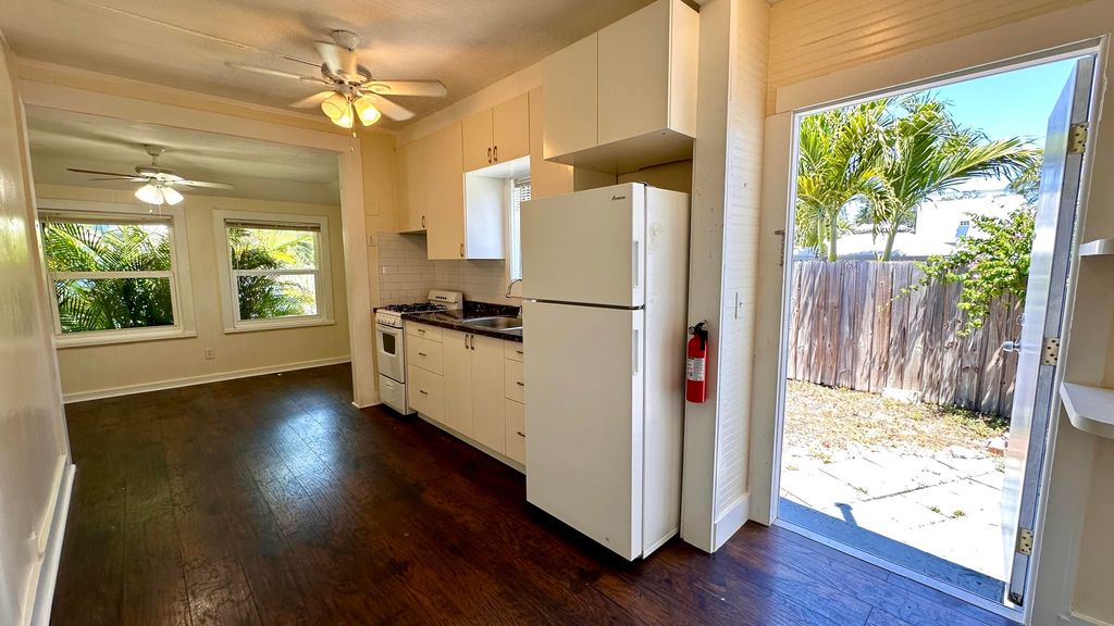 Photo of 713 N Federal Highway #3, Lake Worth Beach, FL 33460 (MLS # R10984137)