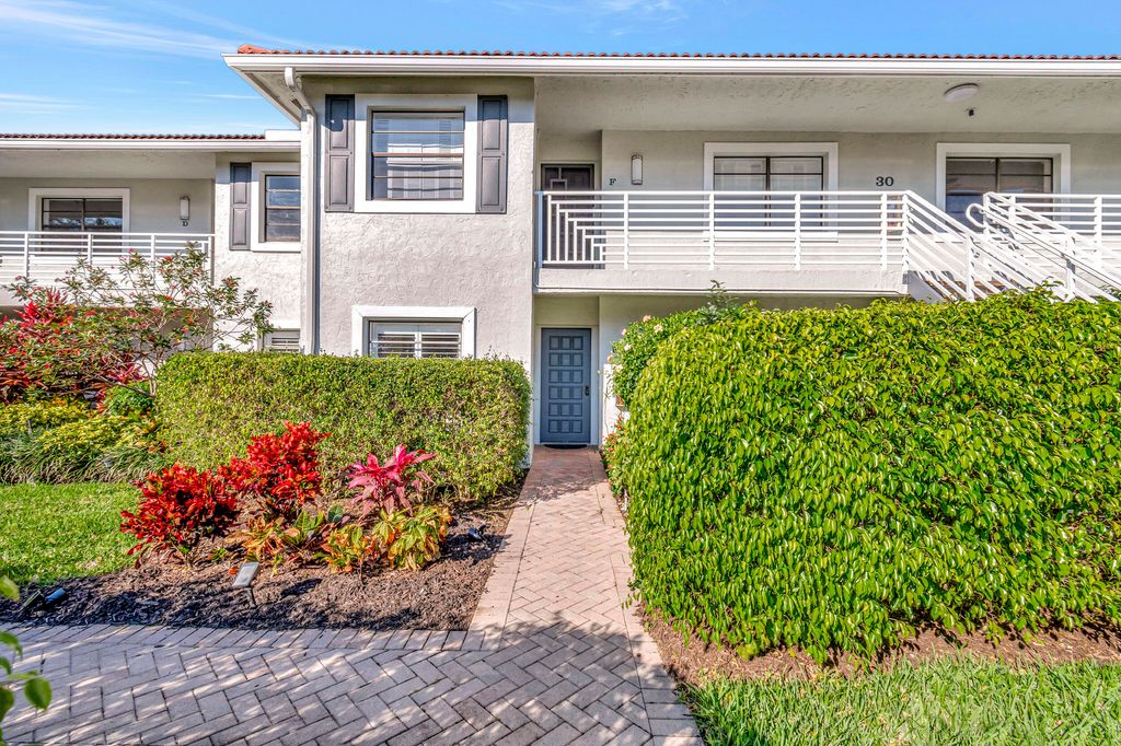 Photo of 30 Southport Lane #E, Boynton Beach, FL 33436 (MLS # R10958836)