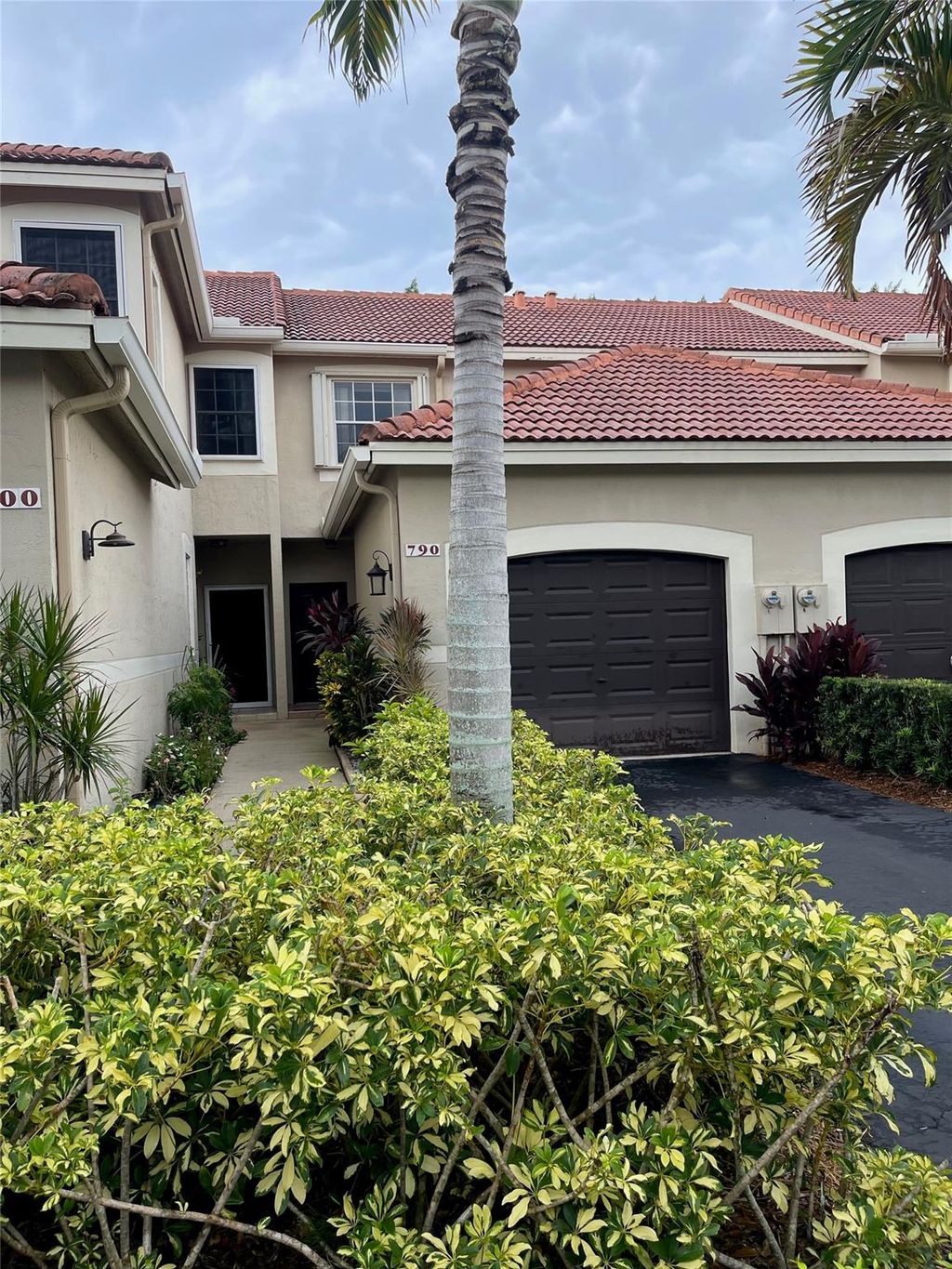 Photo of 790 Sorrento Dr, Weston, FL 33326 (MLS # F10458368)