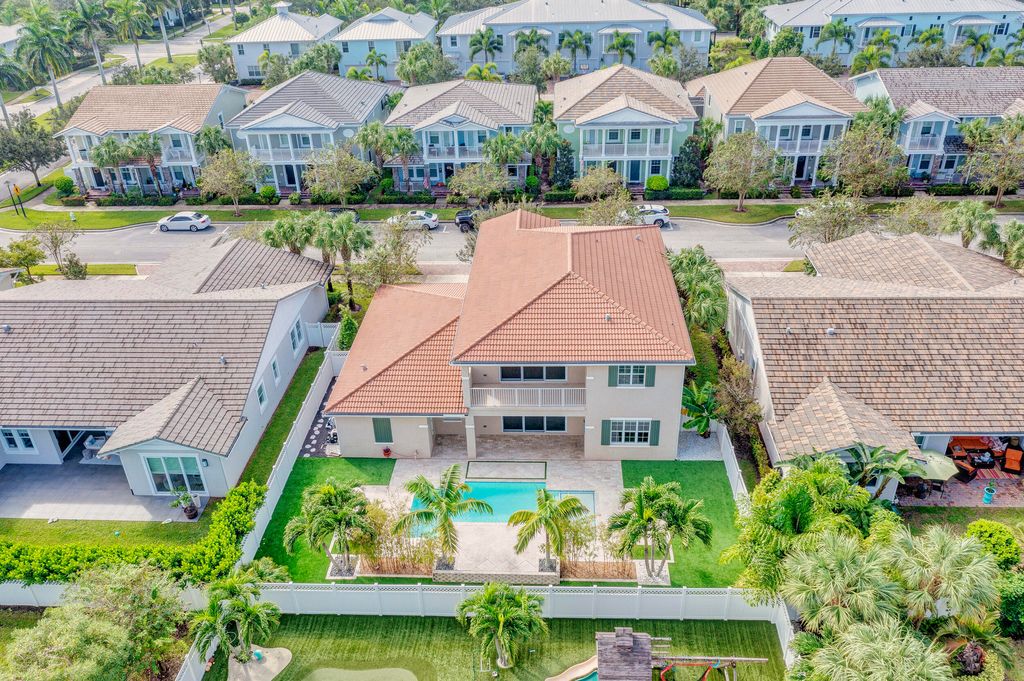 Photo of 1139 Turnbridge Dr, Jupiter, FL 33458 (MLS # R11057042)