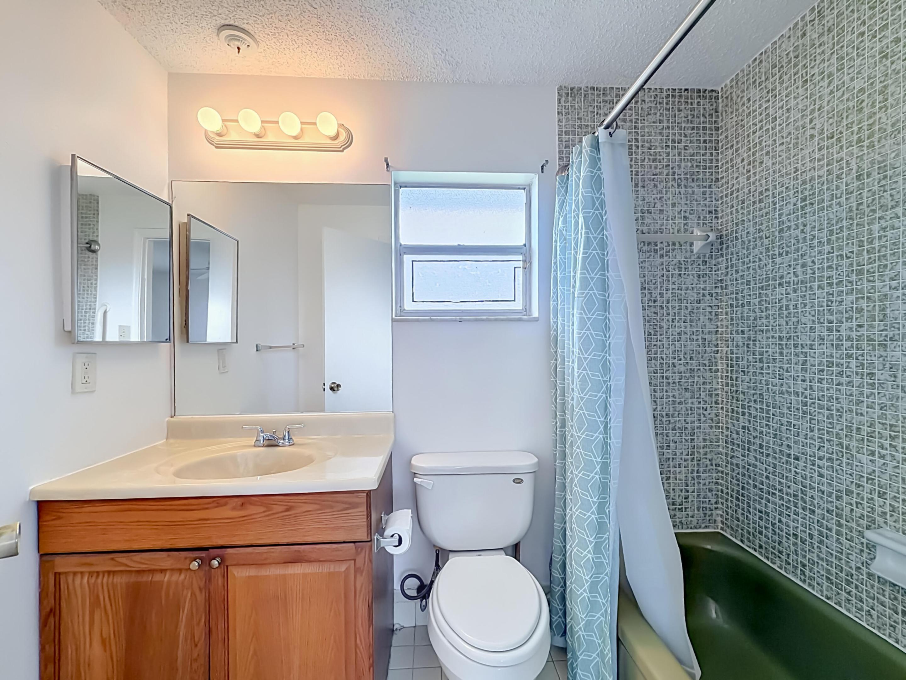 LAUDERDALE WEST 2 SEC - Residential