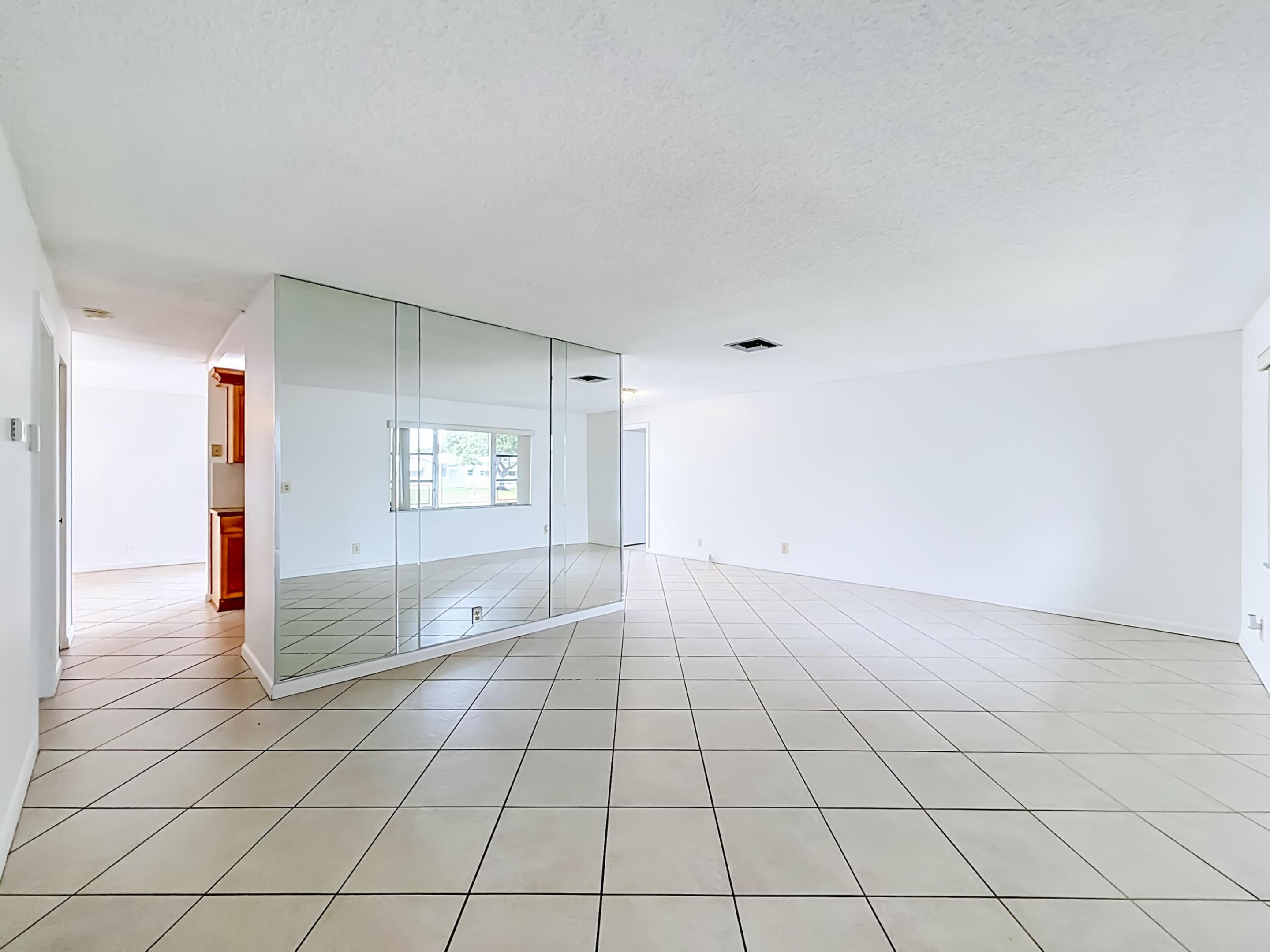 LAUDERDALE WEST 2 SEC - Residential