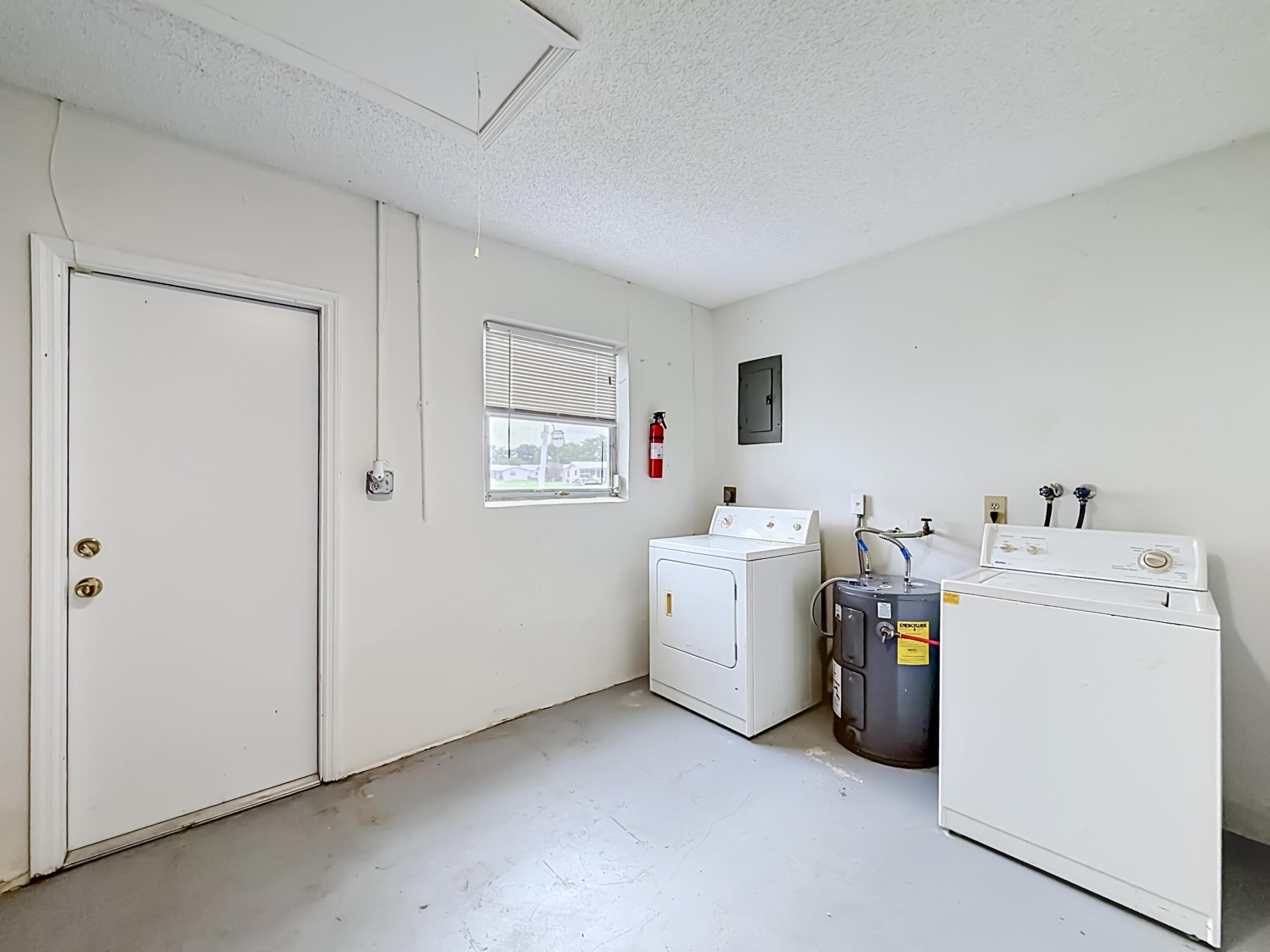 LAUDERDALE WEST 2 SEC - Residential