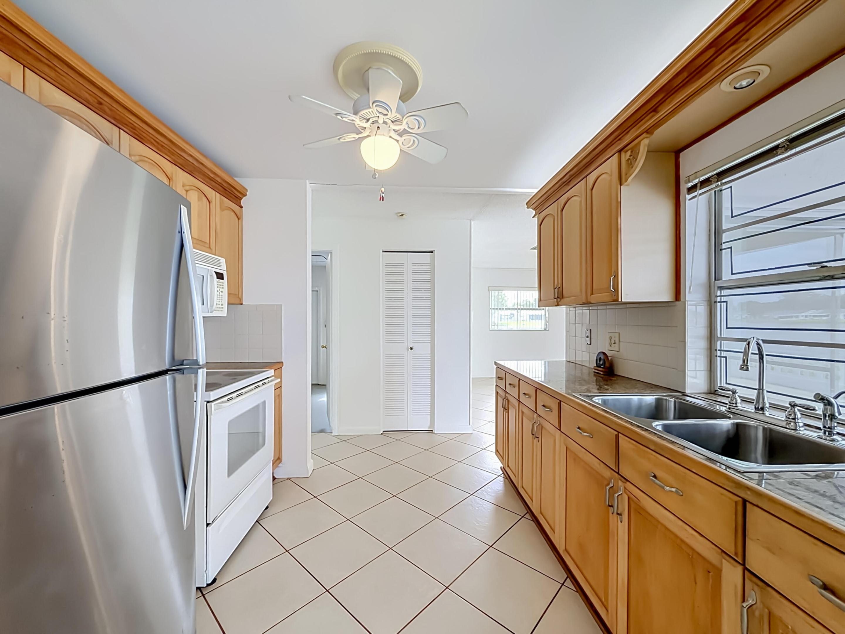 LAUDERDALE WEST 2 SEC - Residential