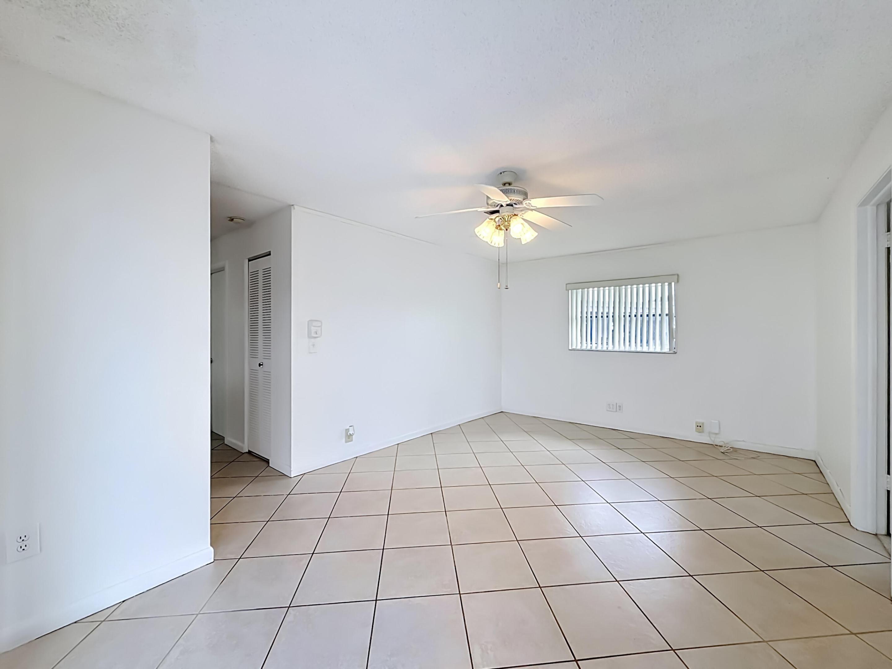LAUDERDALE WEST 2 SEC - Residential