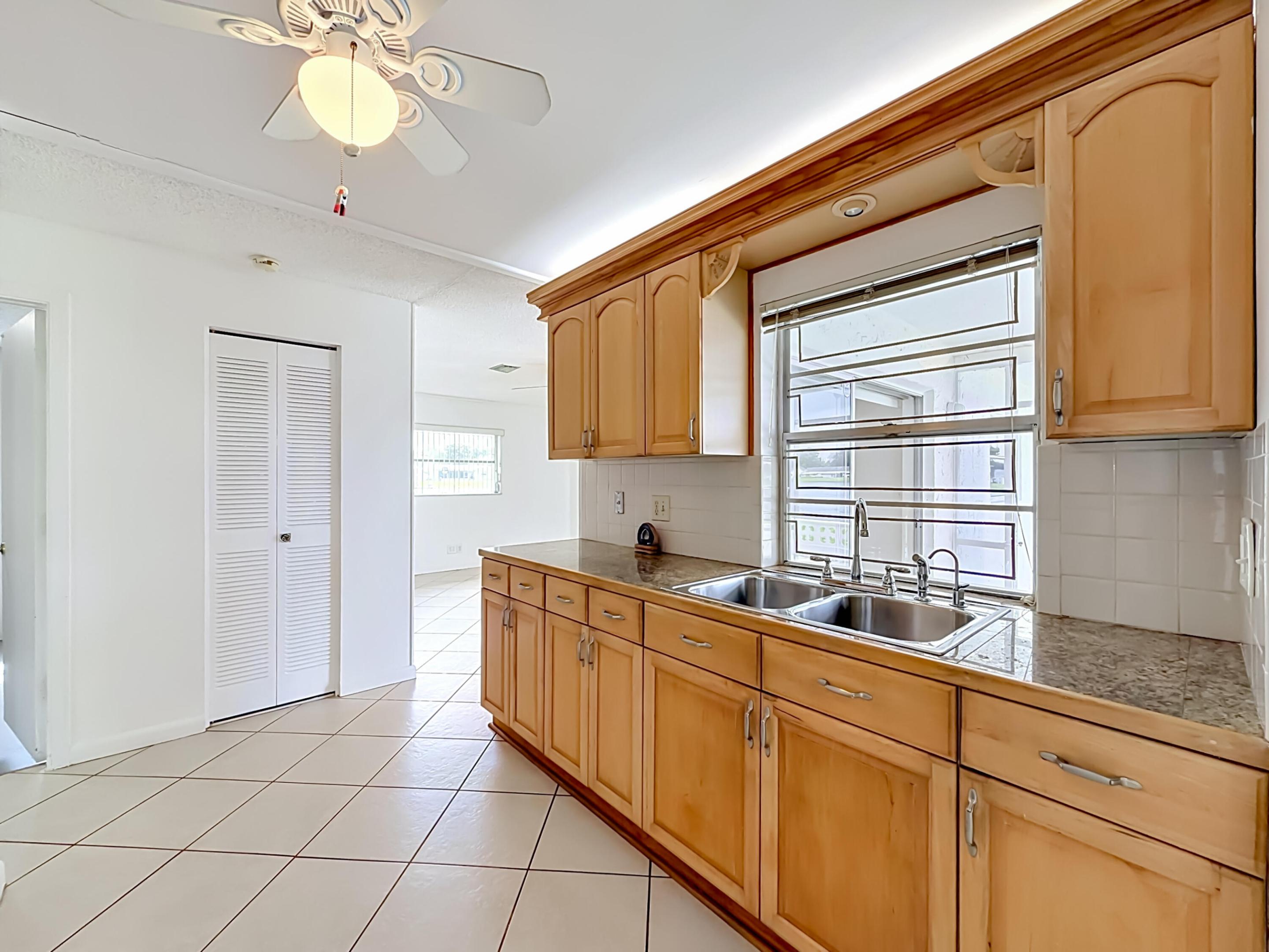 LAUDERDALE WEST 2 SEC - Residential