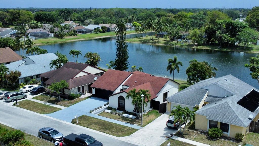 Photo of 21488 Summertrace Circle, Boca Raton, FL 33428 (MLS # R10969196)