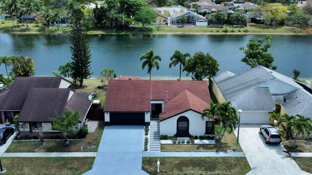 Photo of 21488 Summertrace Circle, Boca Raton, FL 33428 (MLS # R10969196)