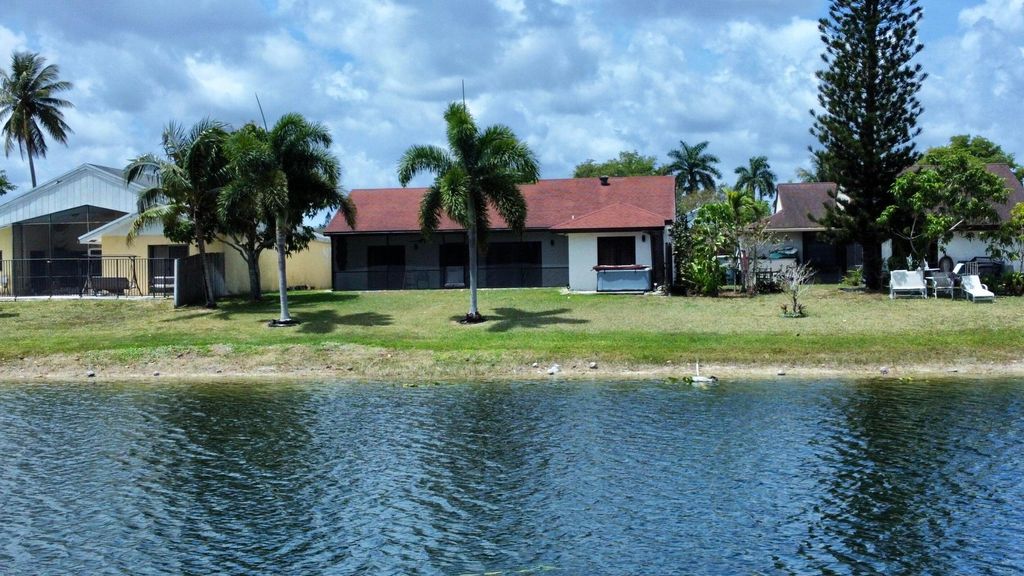 Photo of 21488 Summertrace Circle, Boca Raton, FL 33428 (MLS # R10969196)