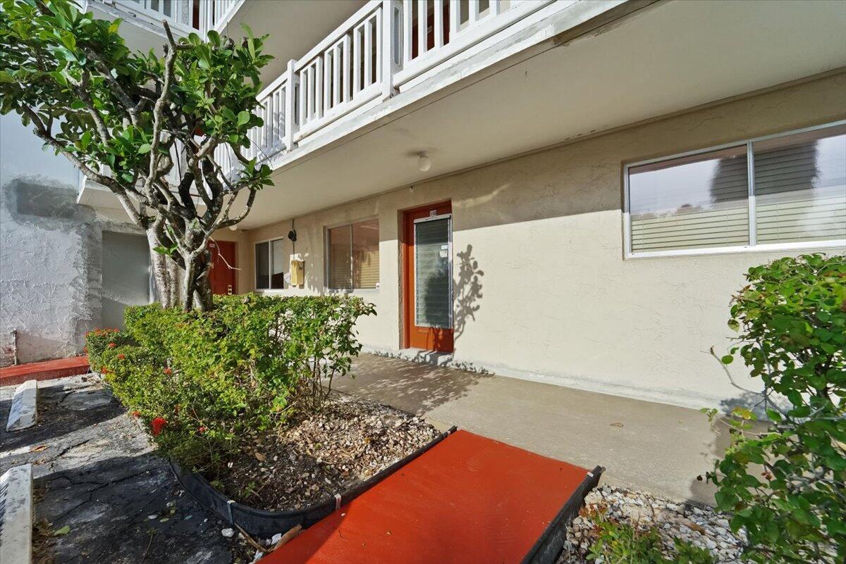3601 Inverrary Drive Drive 102