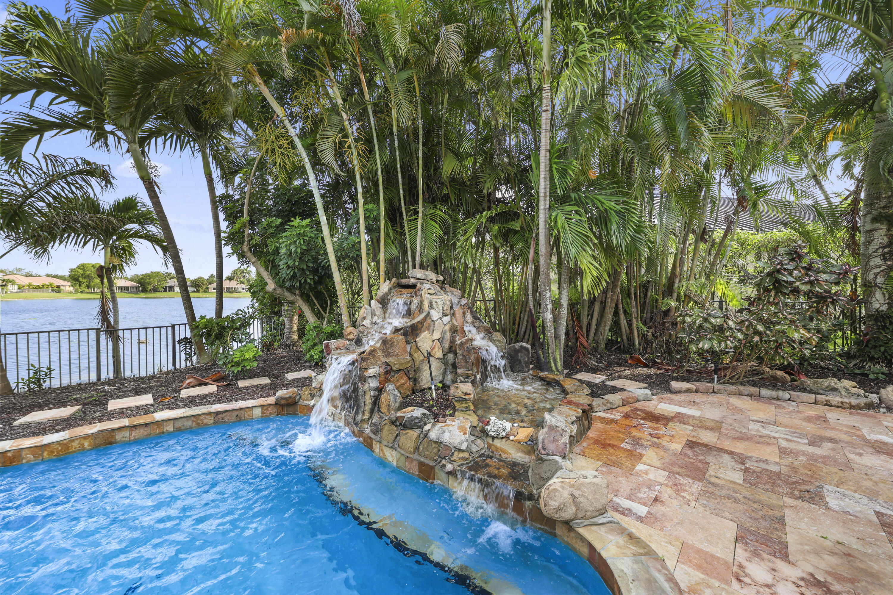 PARKLAND ISLES - Residential