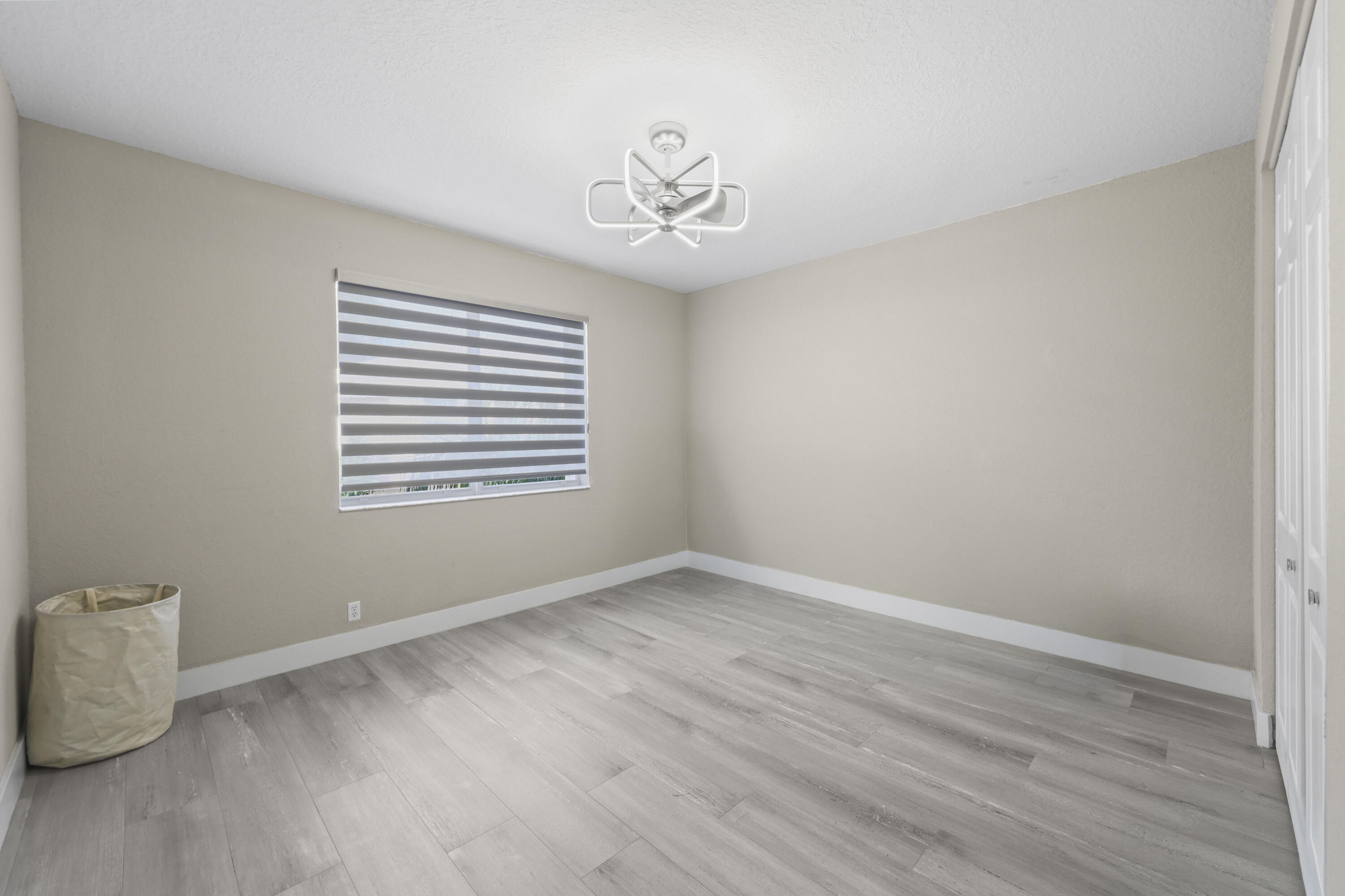 PARKLAND ISLES - Residential