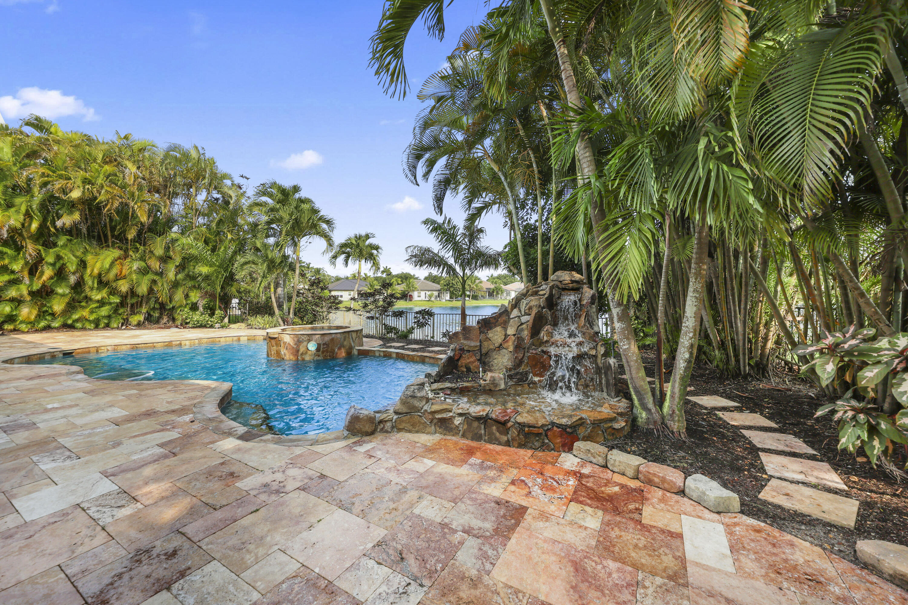 PARKLAND ISLES - Residential