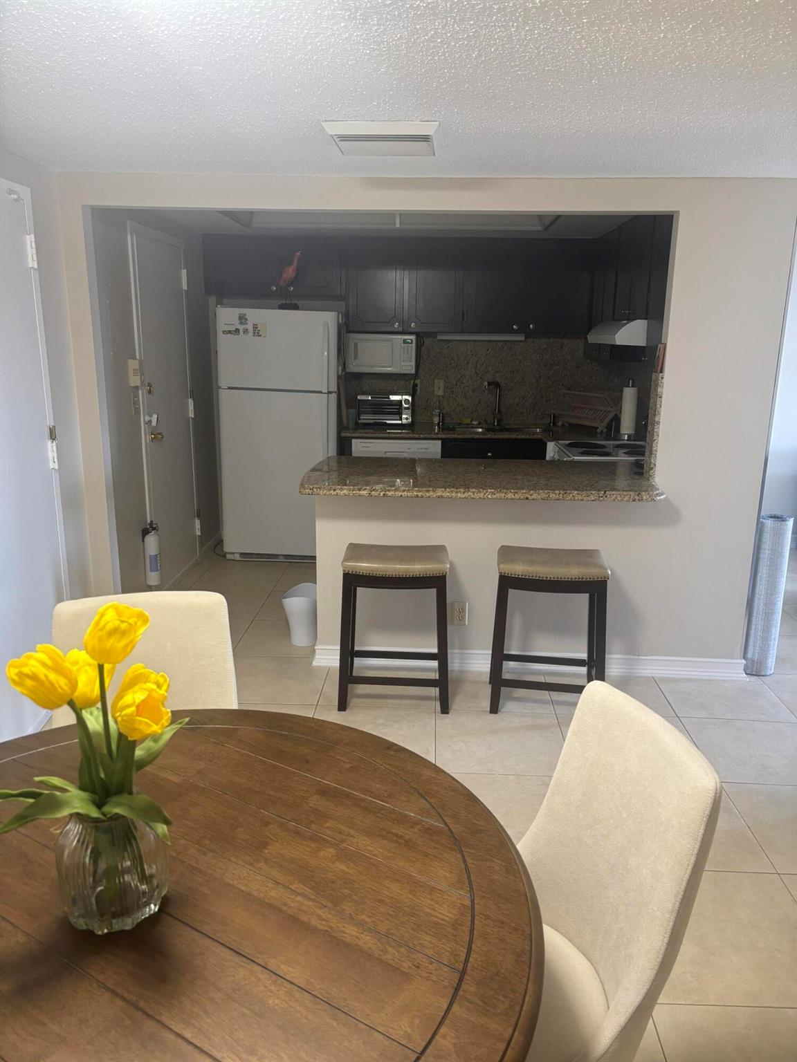 LA RENAISSANCE - Residential Lease
